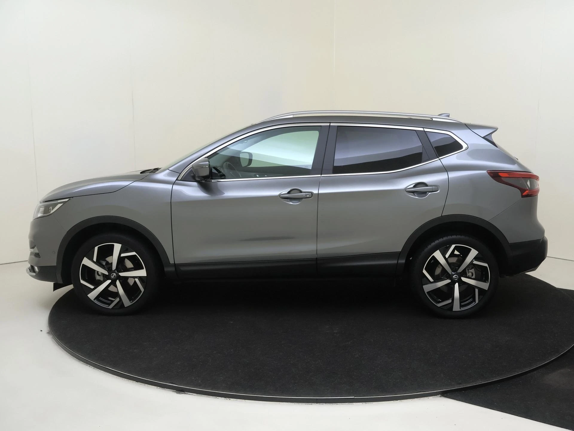Nissan-QASHQAI-image-7
