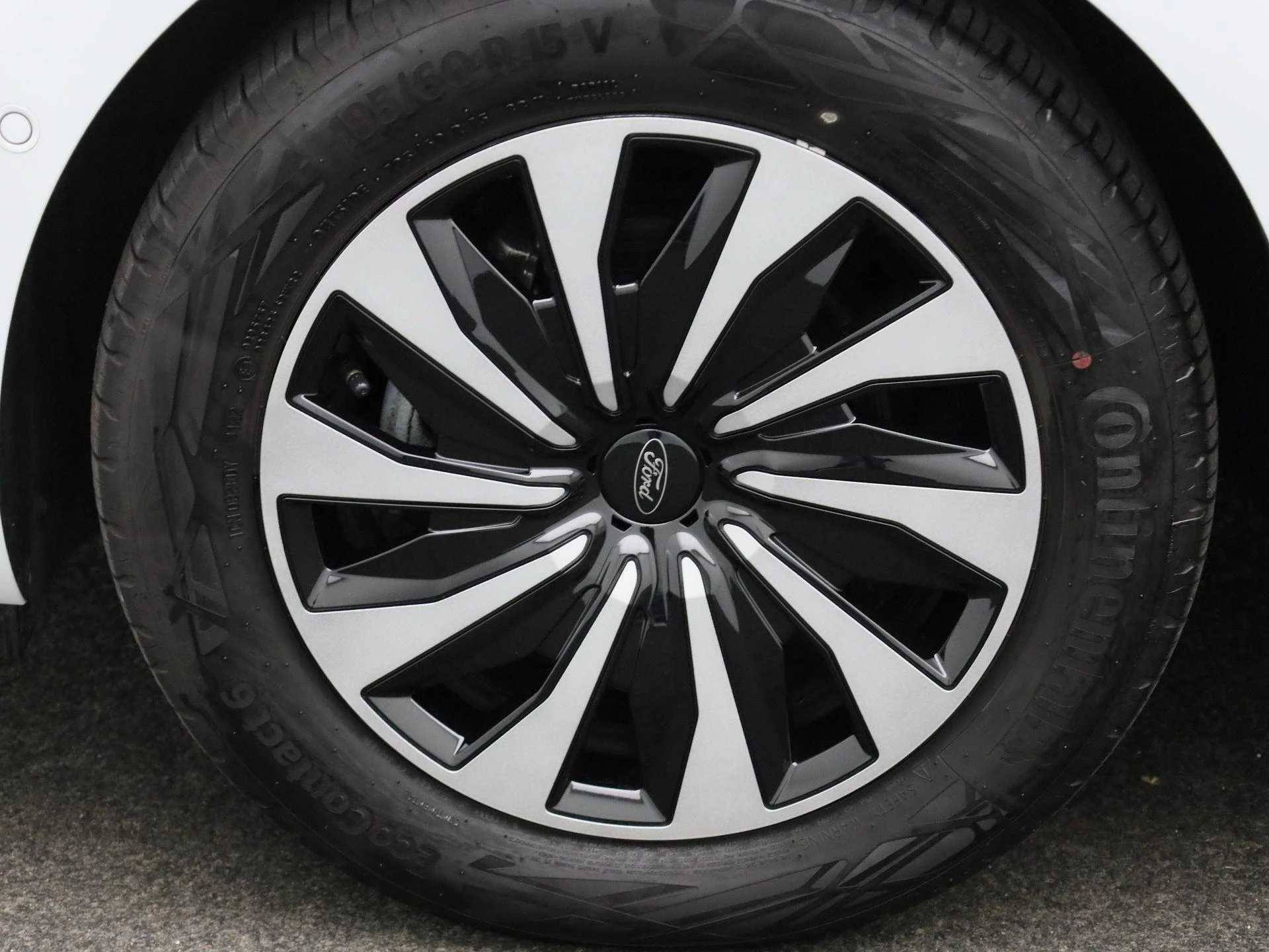 Ford Fiesta 1.0i EcoBoost MHEV 92kW Connected