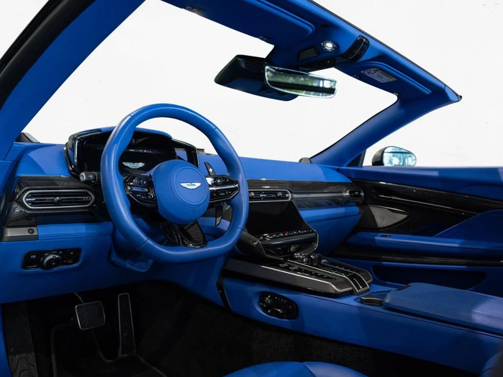 Aston Martin-Vanquish-image-3