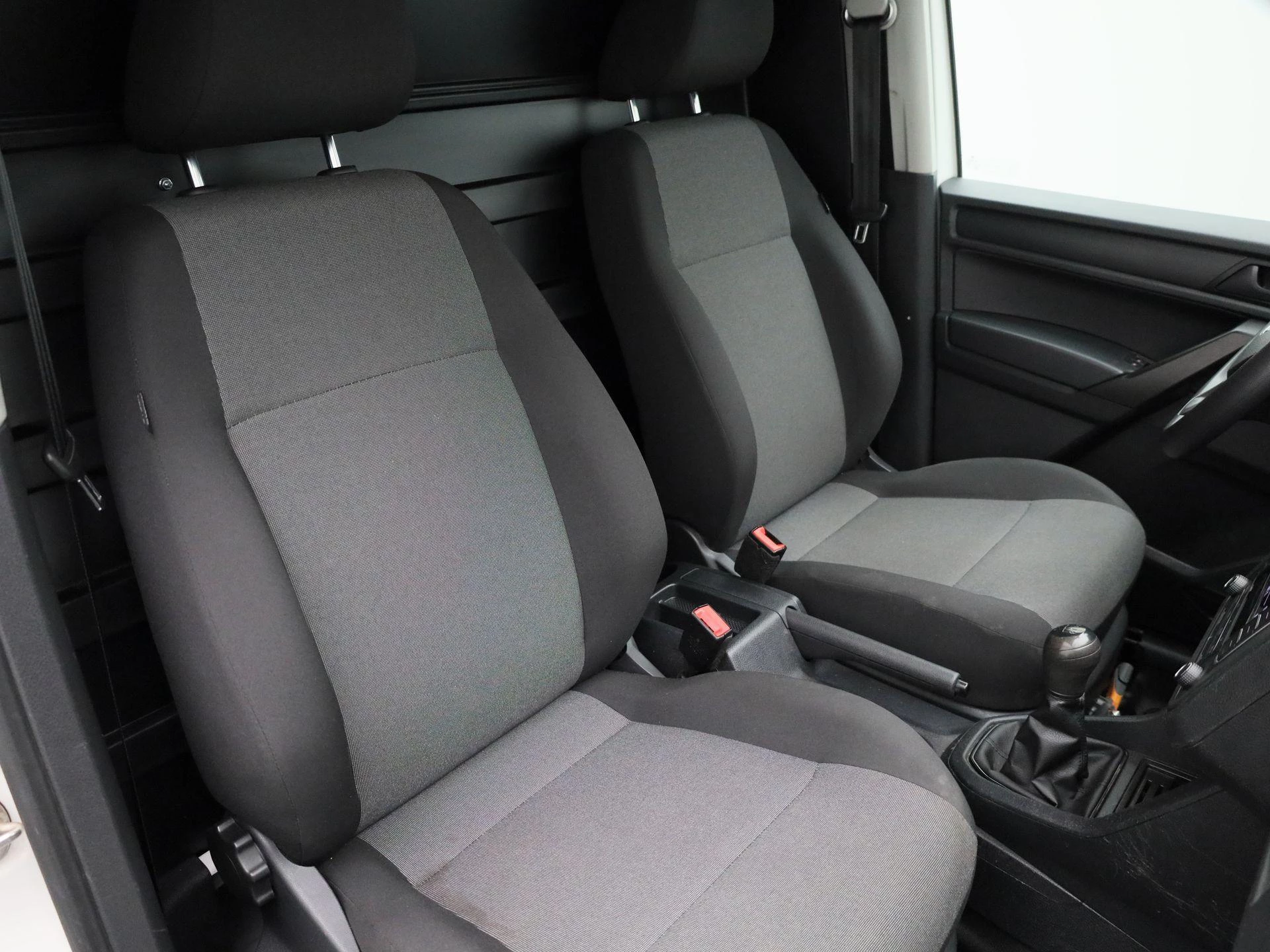 Volkswagen-Caddy-image-29