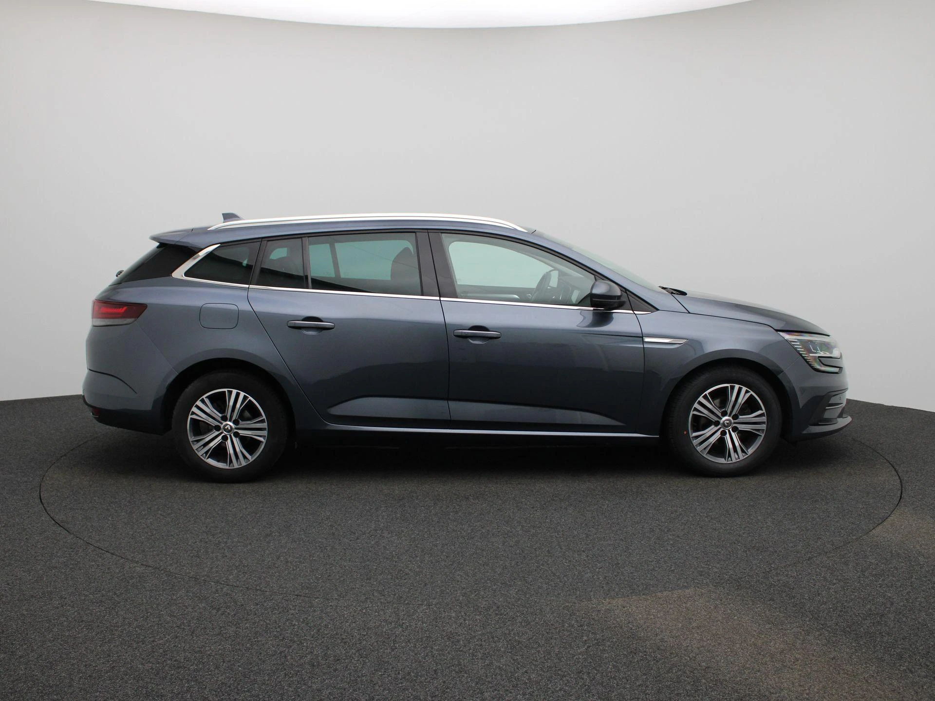 Renault-Mégane Grand Tour-image-5