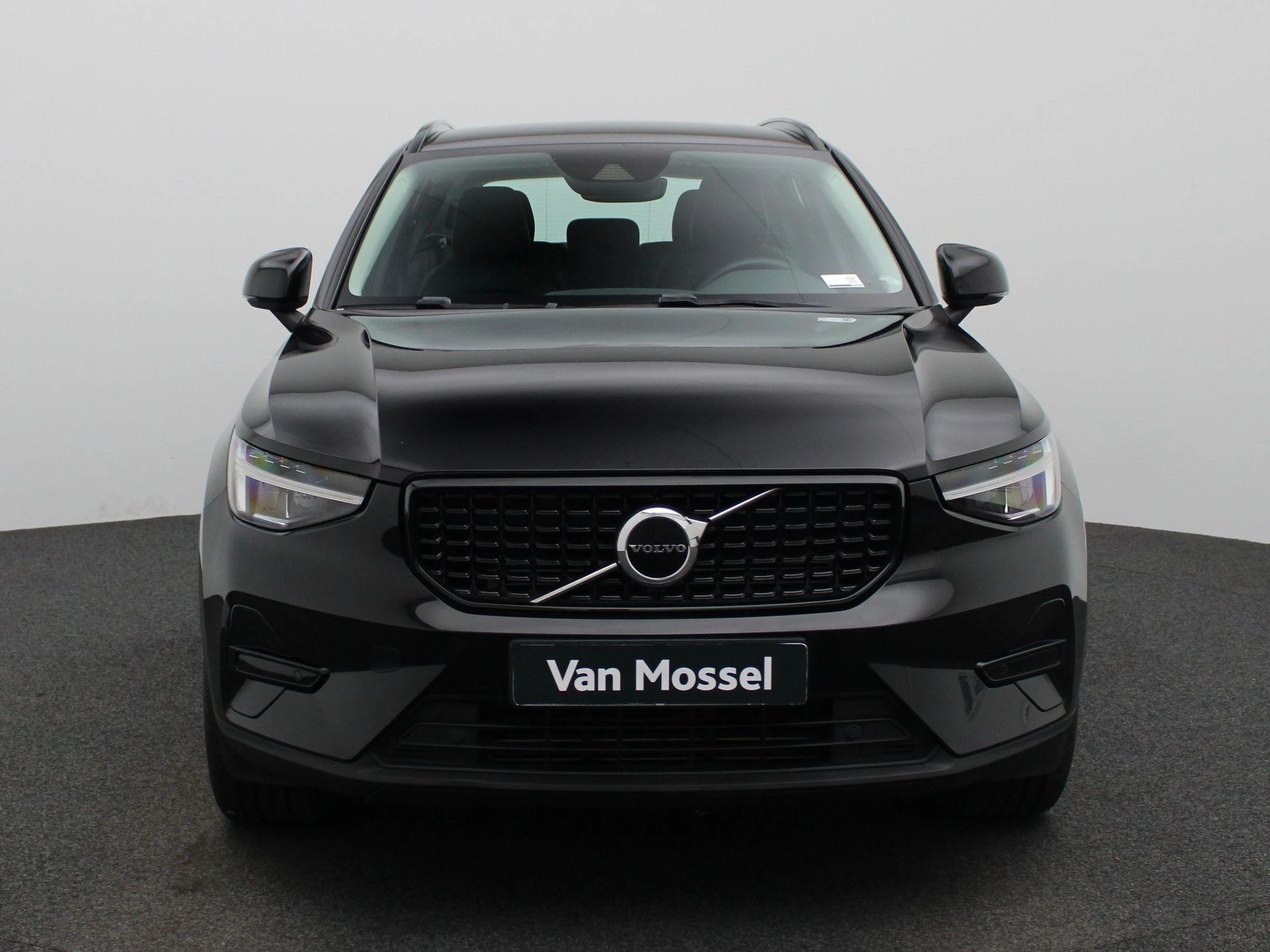 Volvo-XC40-image-2