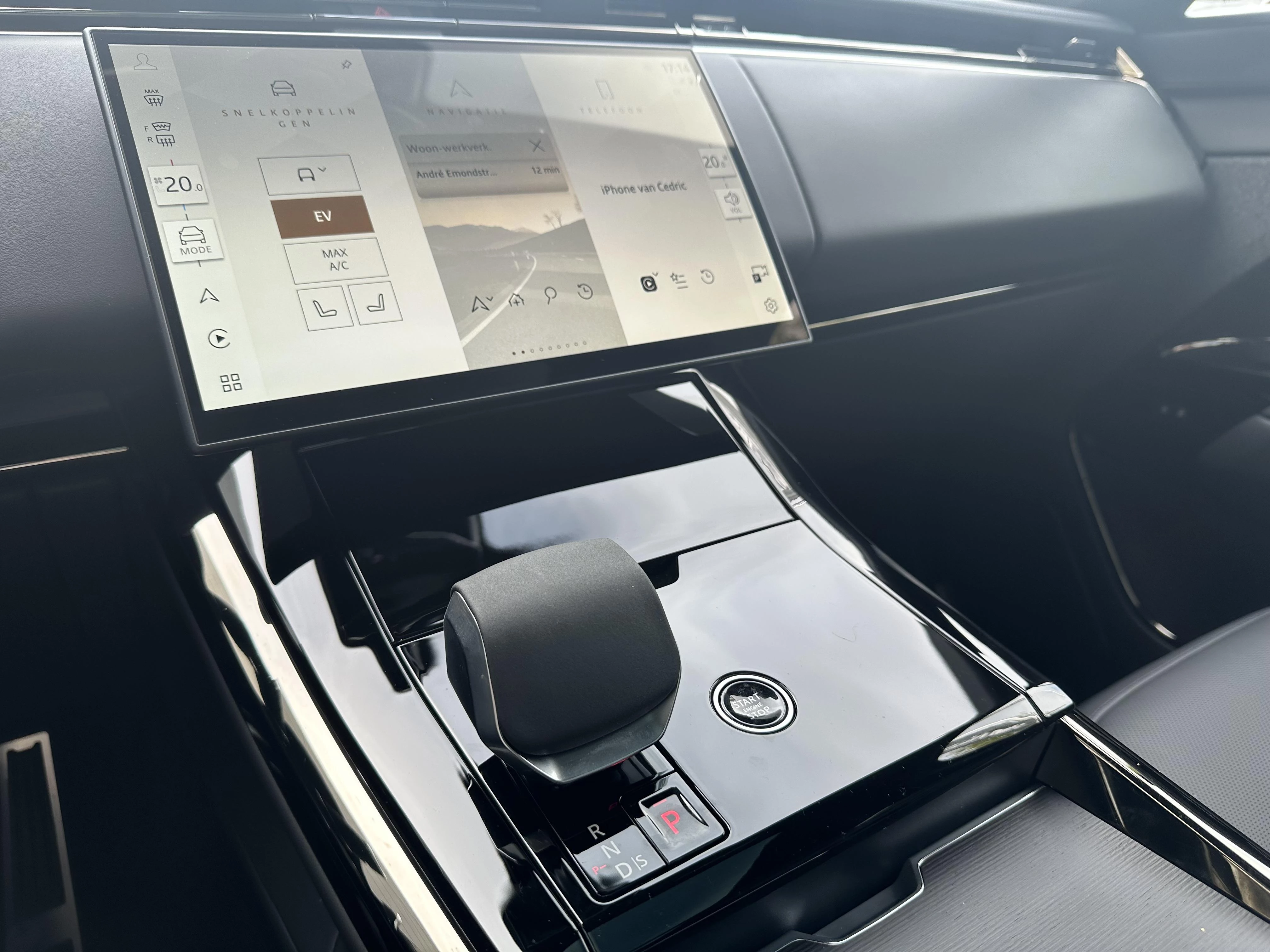 Land Rover-Range Rover Sport-image-16