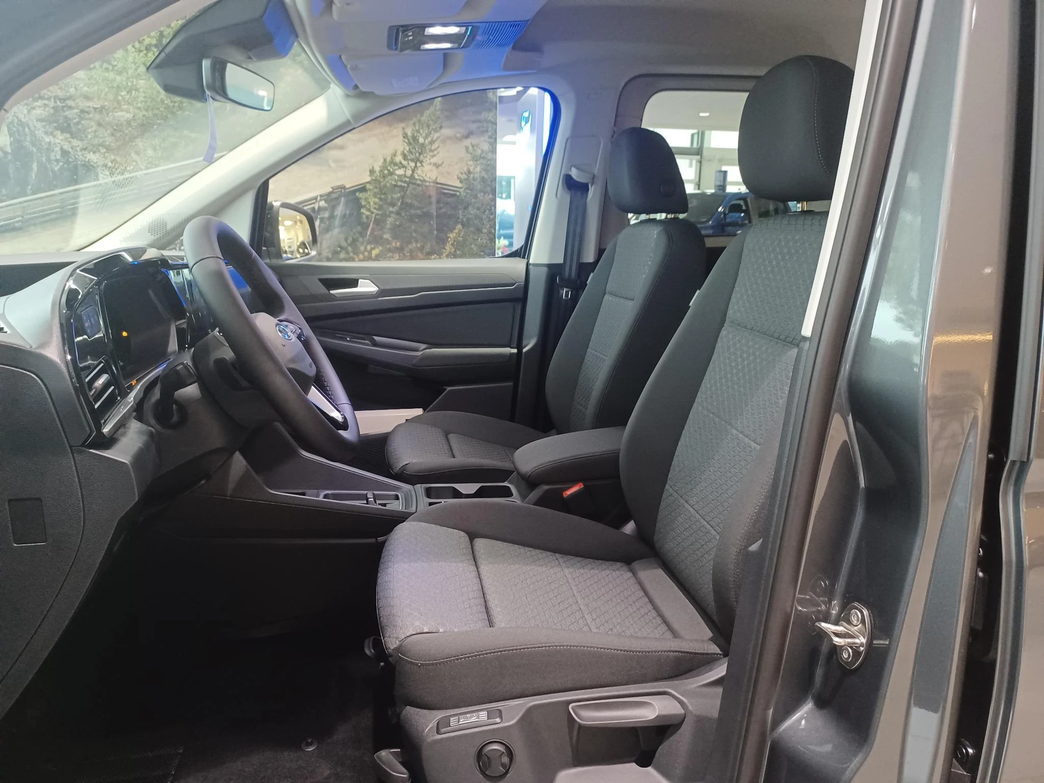 Ford-Tourneo Connect-image-5