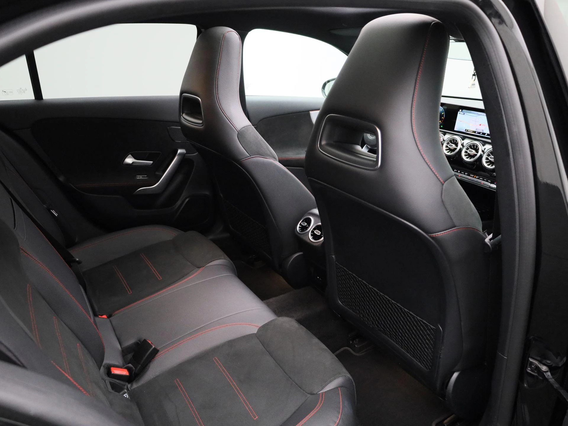 Mercedes-Benz A-Klasse 180 Aut. AMG Business Solution