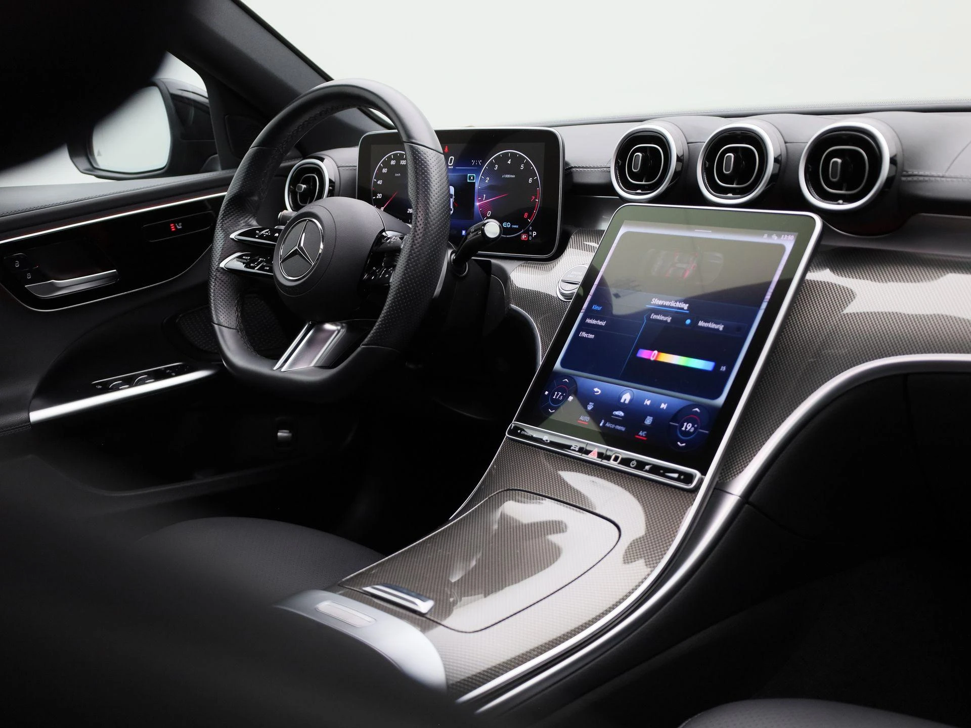 Mercedes-Benz-C-Klasse-image-52