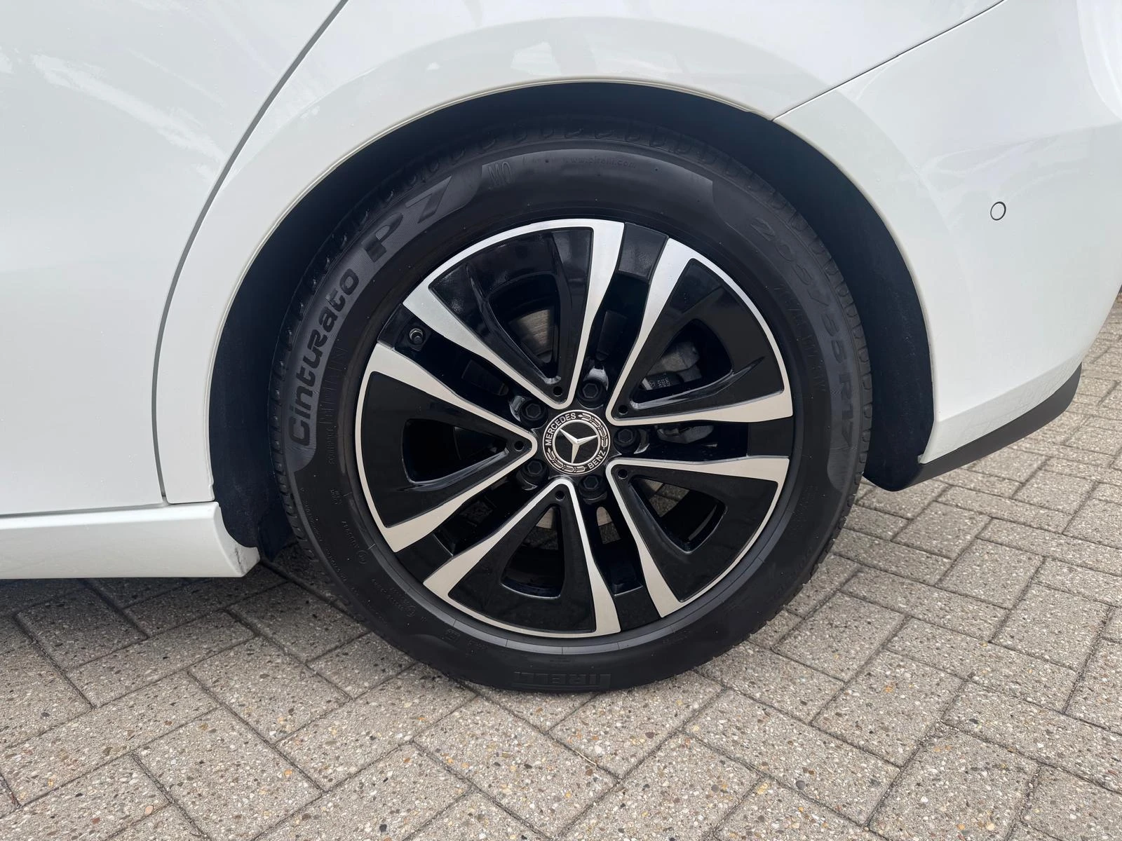 Mercedes-Benz-B-Klasse-image-6