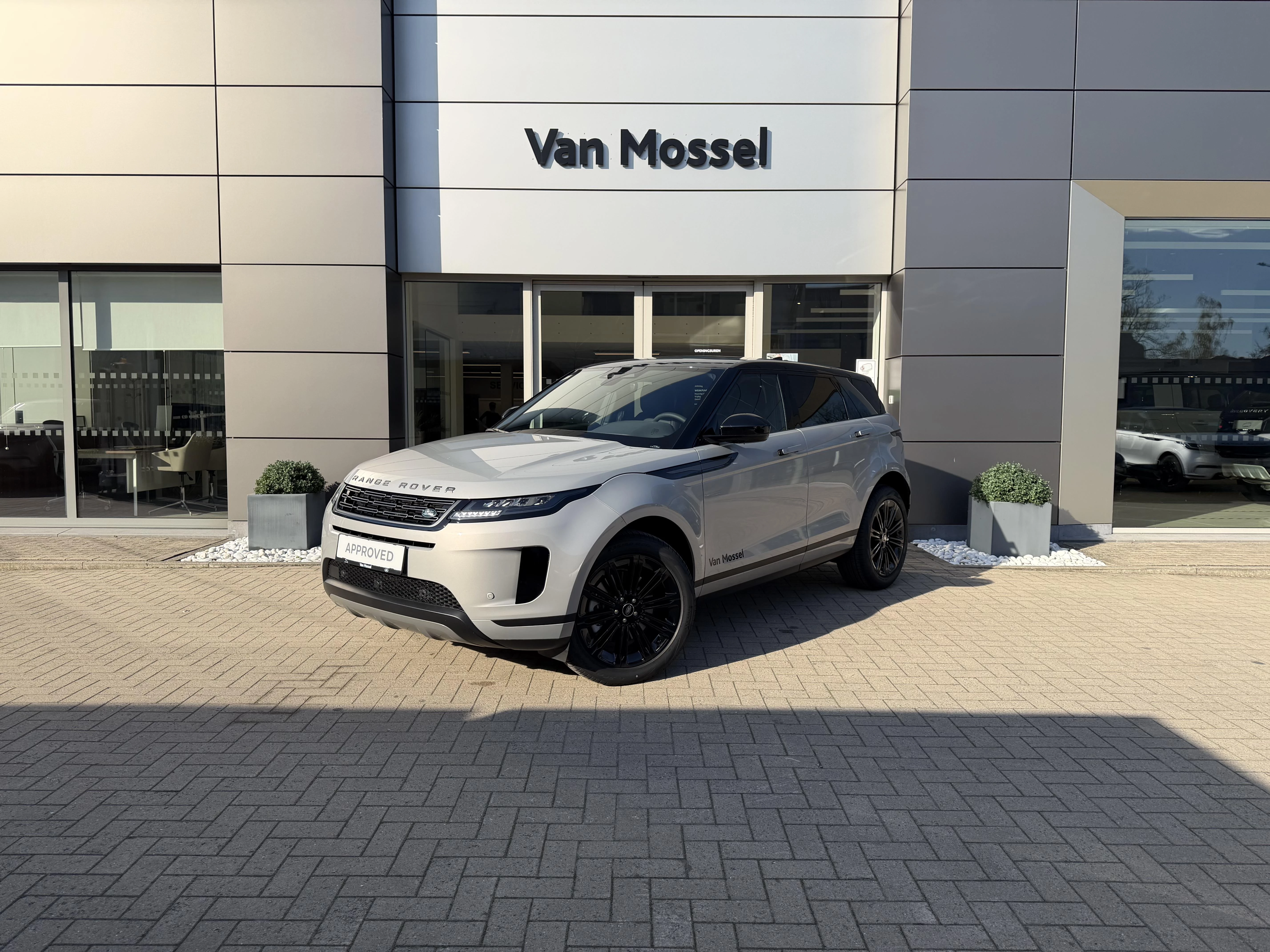 Land Rover-Range Rover Evoque-image-0