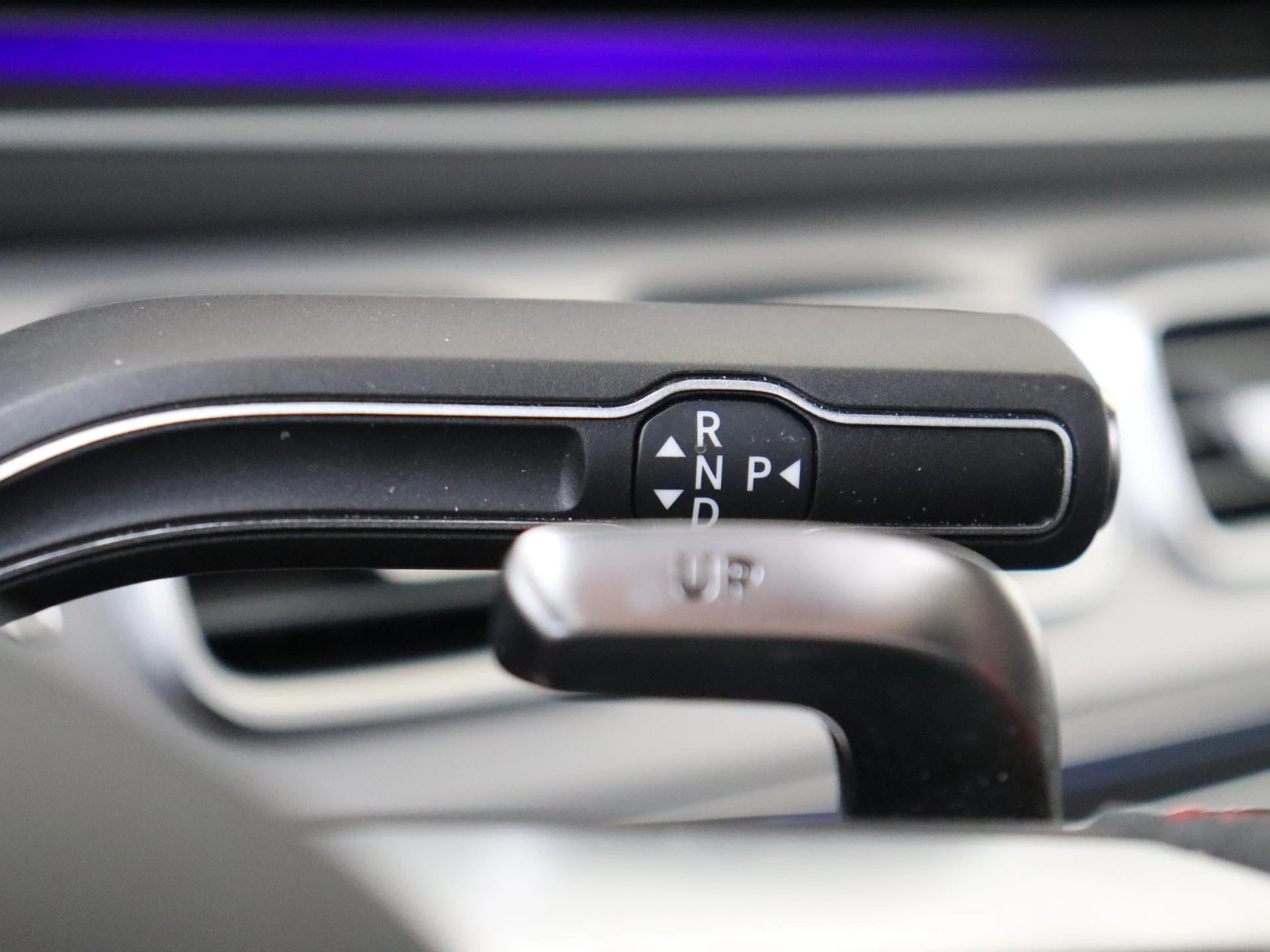 Mercedes-Benz-GLE-image-21