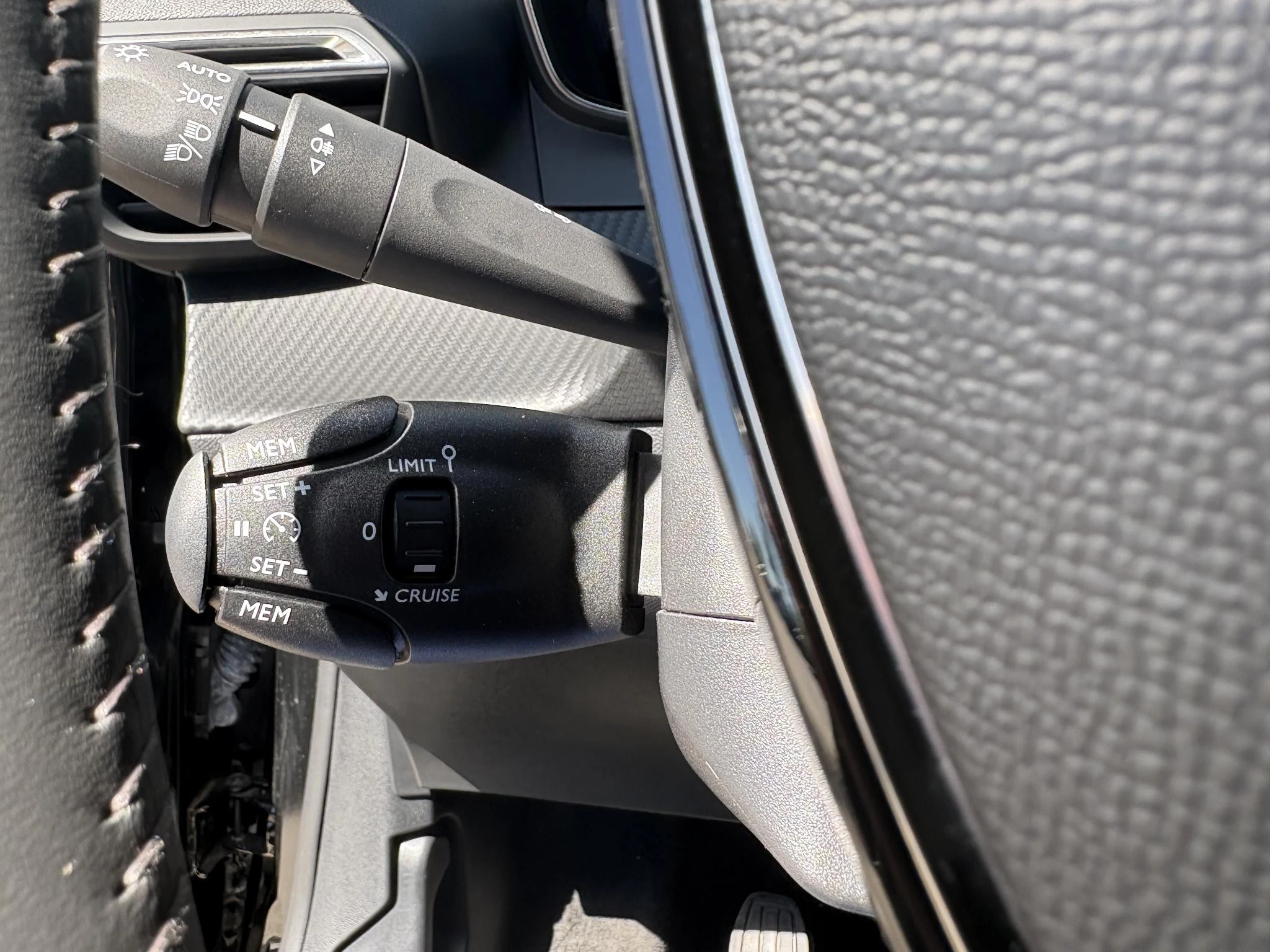 Peugeot-208-image-11