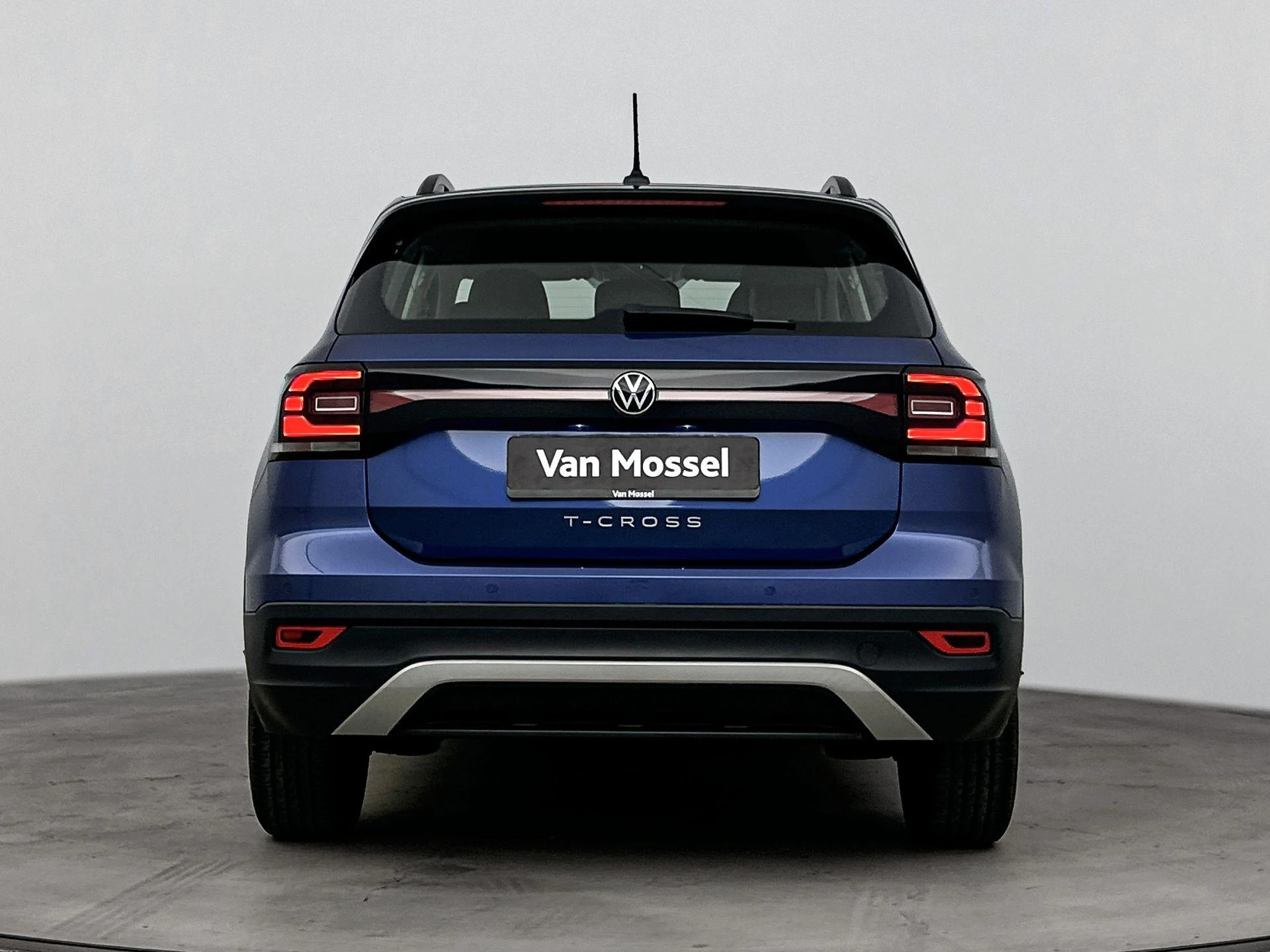 Volkswagen-T-Cross-image-2