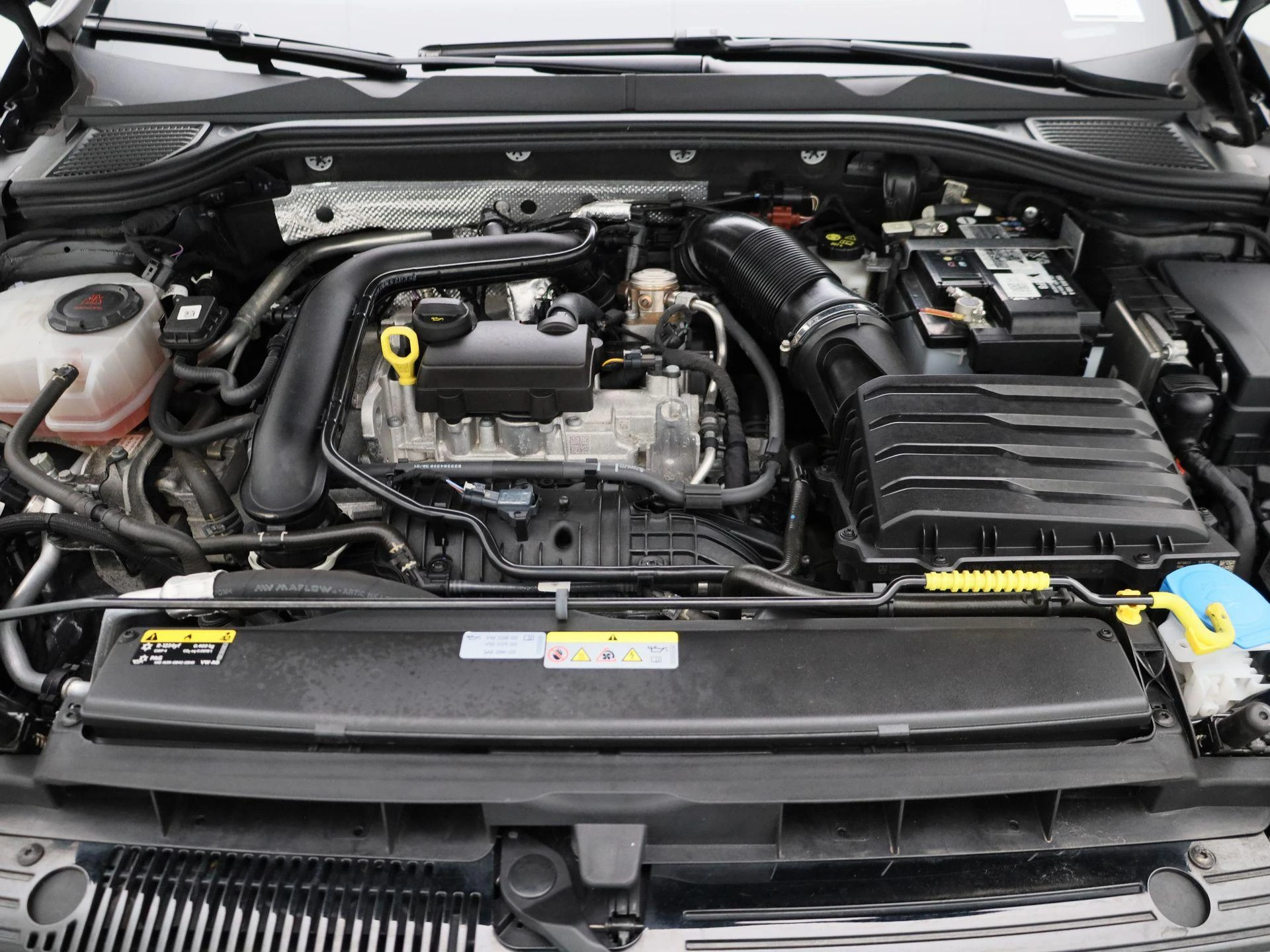 Volkswagen-Golf-image-28