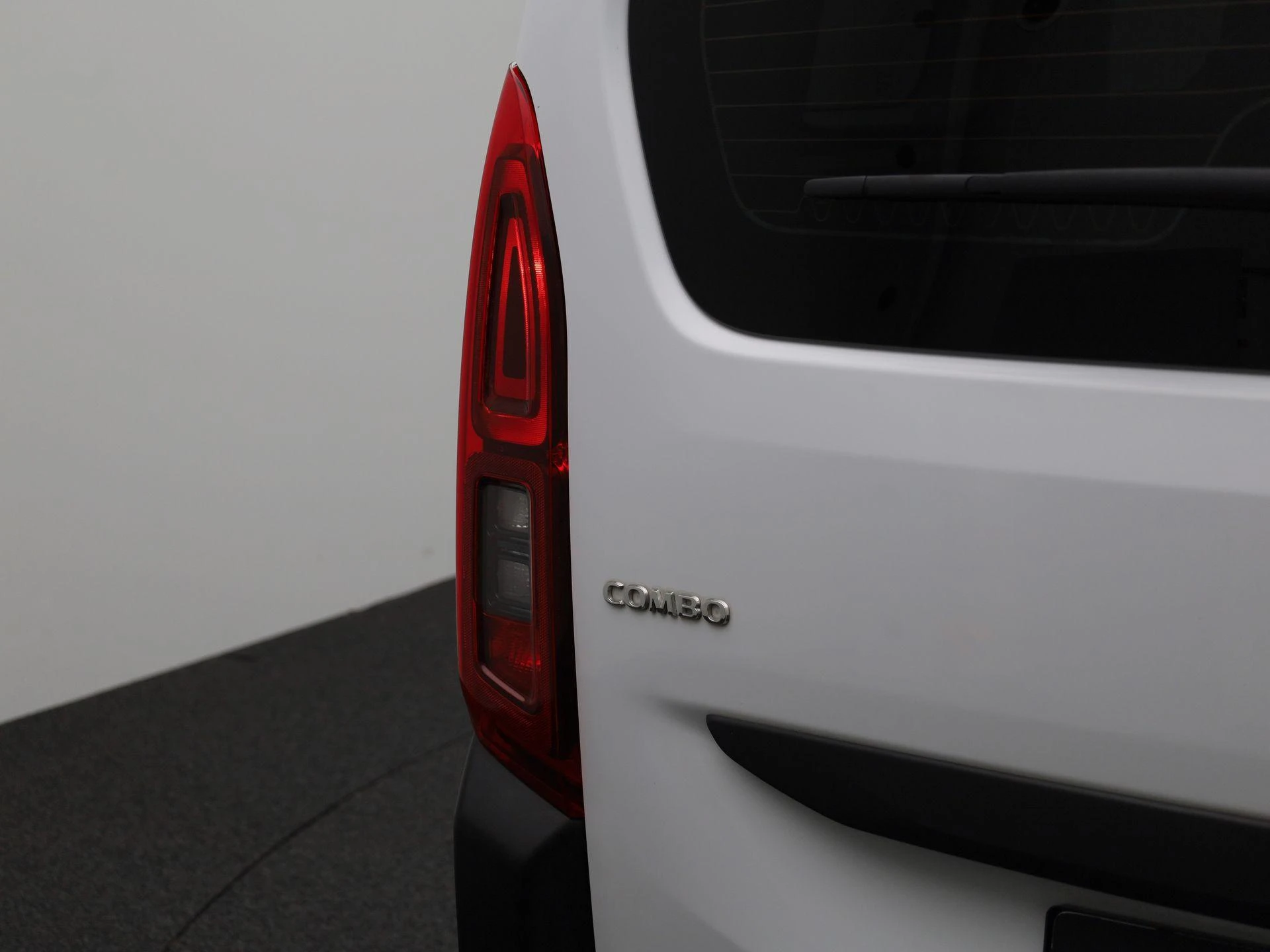 Opel-Combo Life-image-31