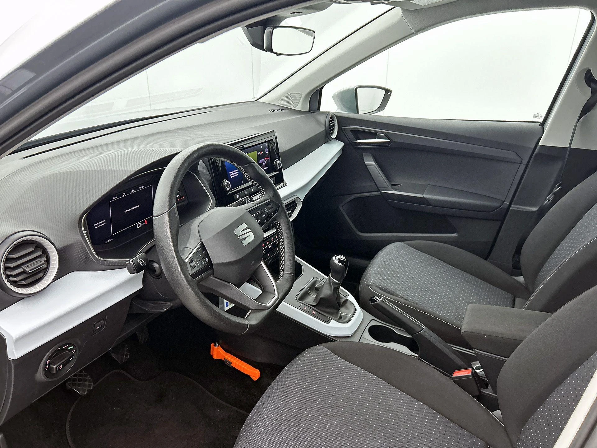 SEAT-Arona-image-11