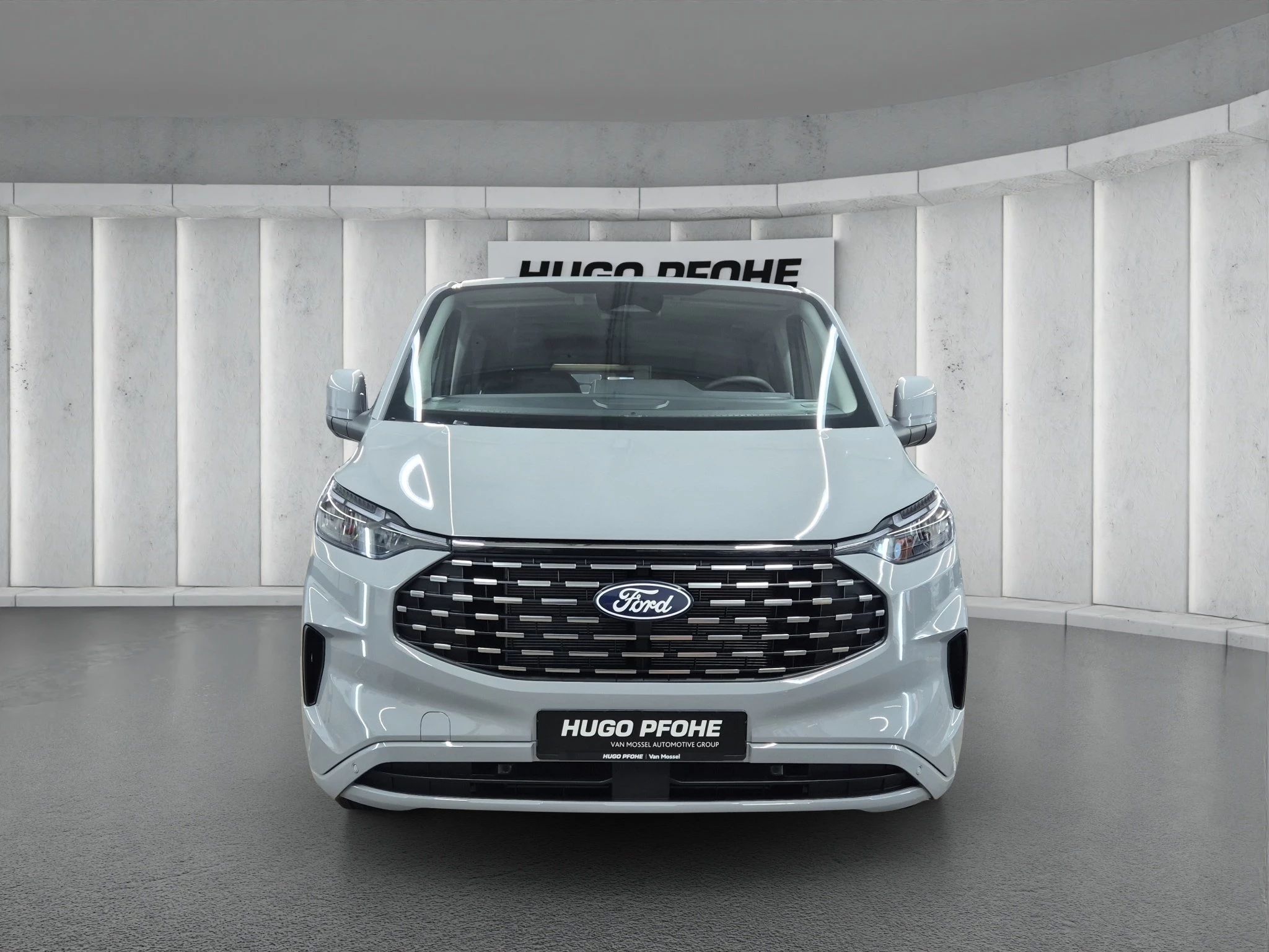 Ford Tourneo Custom Titanium 2.0 EcoBlue 125kW 320 L1 Auto FWD Van. 4-türig
