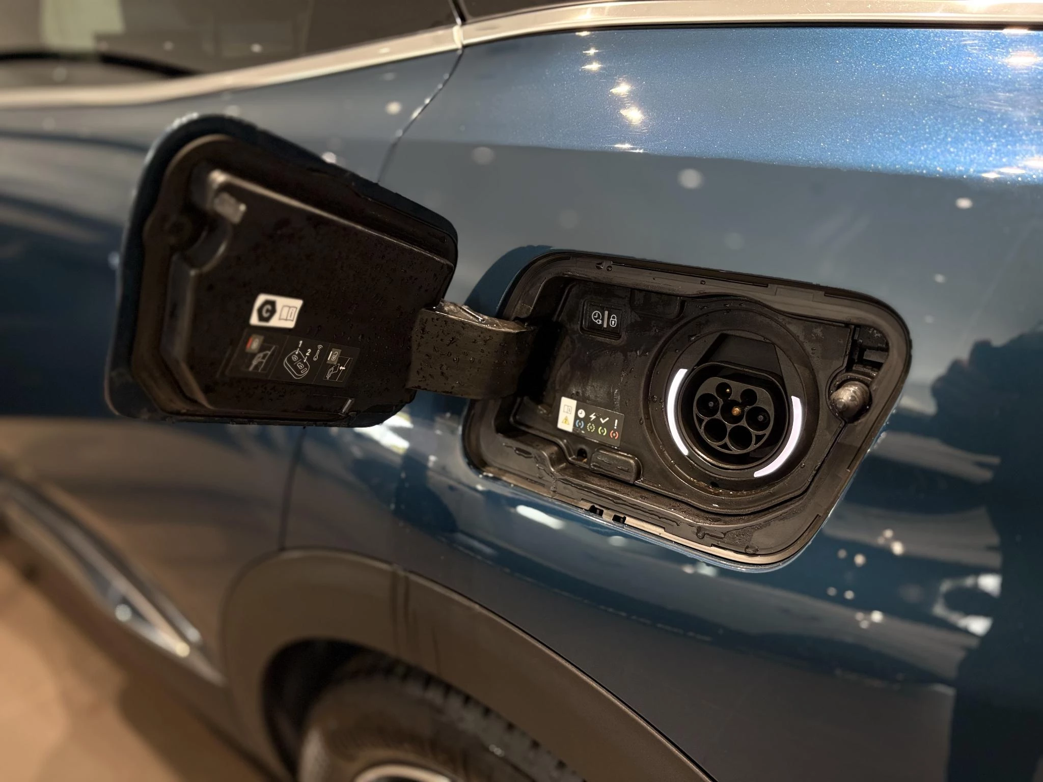 Peugeot 3008 1.6 HYbrid 225 GT