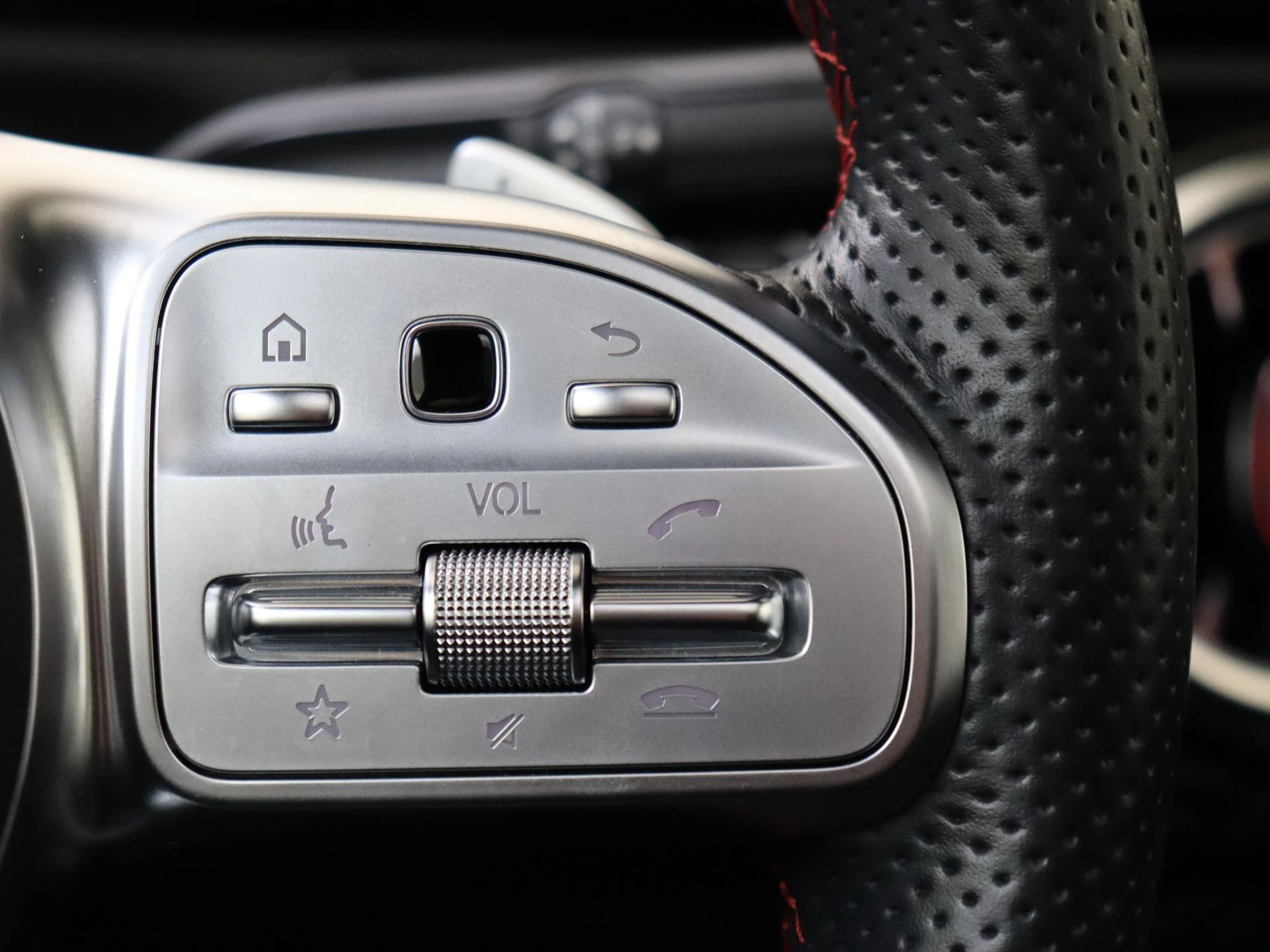 Mercedes-Benz-A-Klasse-image-12