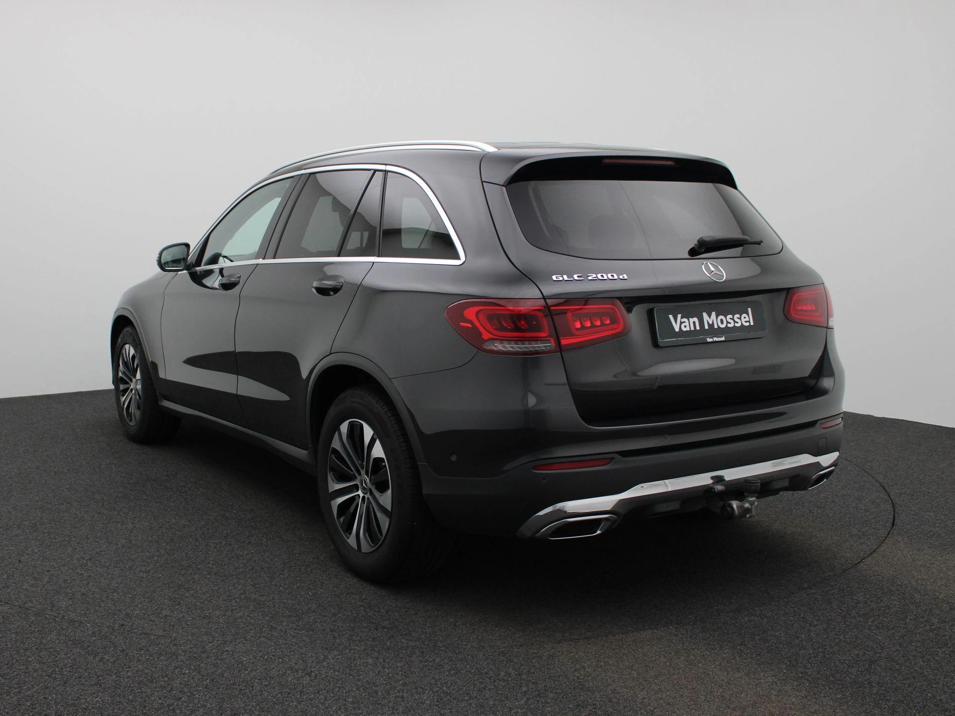 Mercedes-Benz-GLC-image-1
