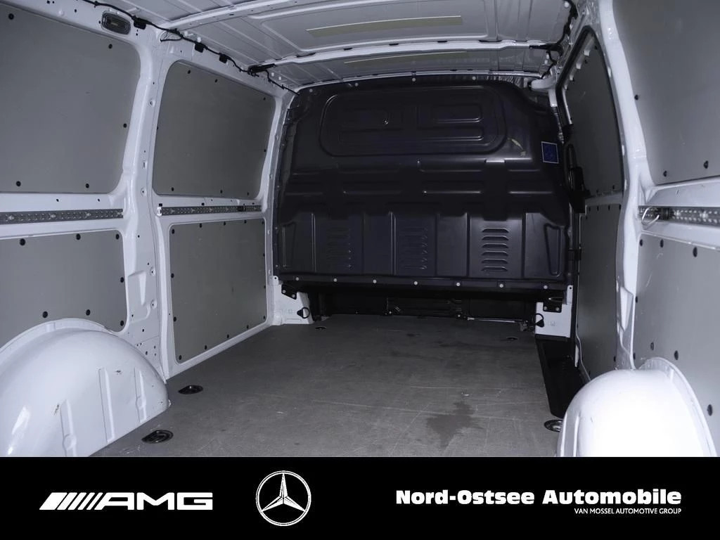 Mercedes-Benz-Vito-image-12