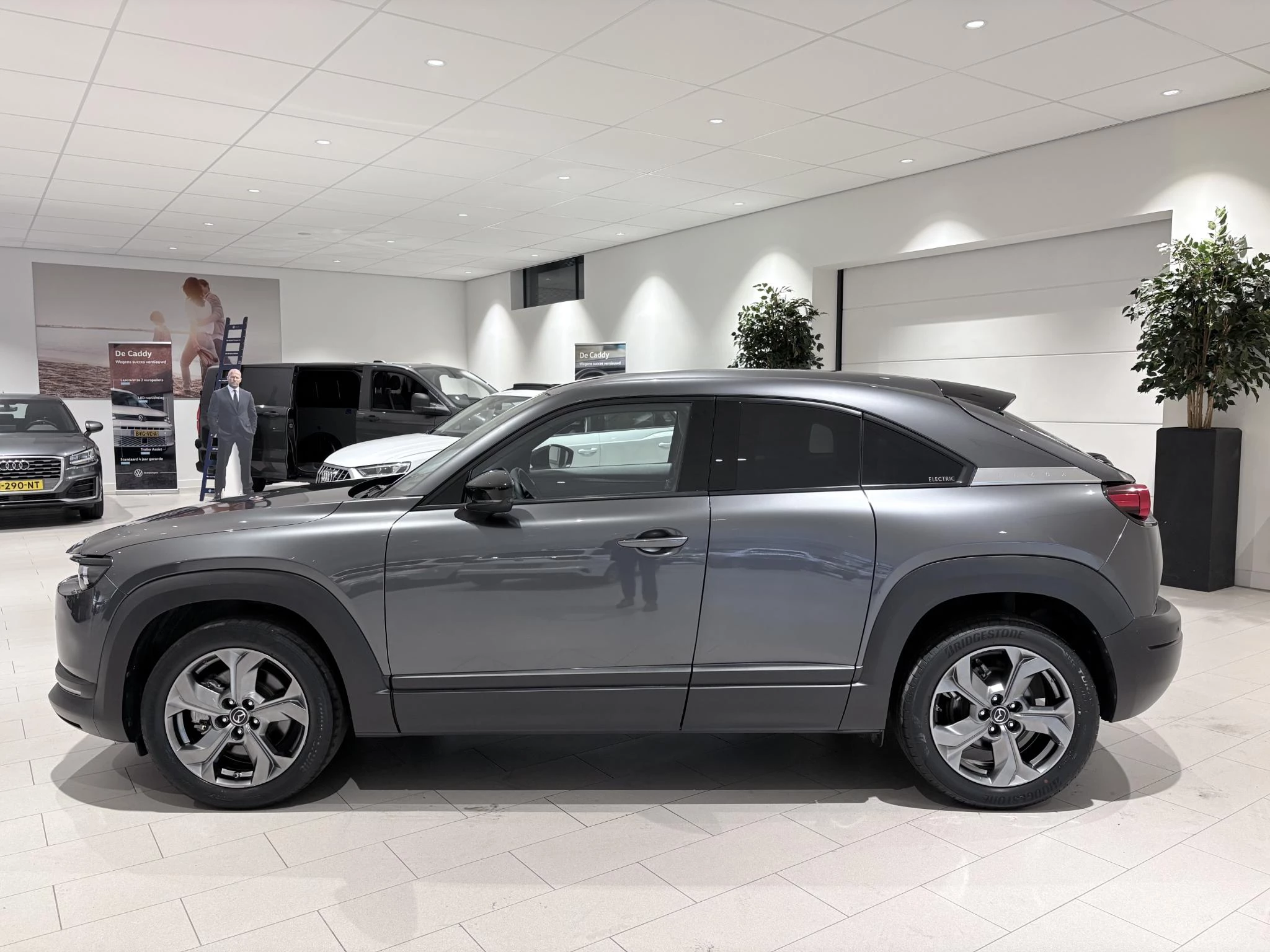 Mazda MX-30 e-SkyActiv 145 First Edition 36 kWh