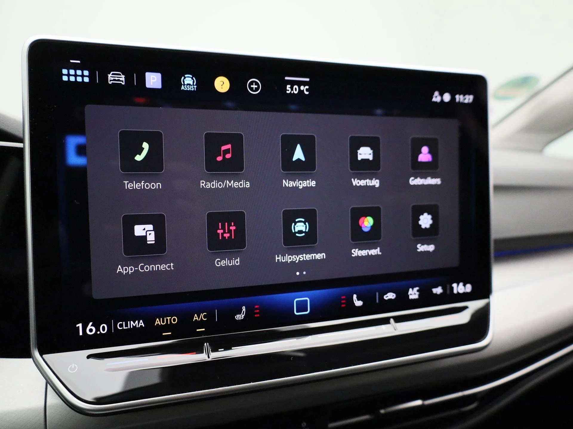 Volkswagen-Golf-image-26