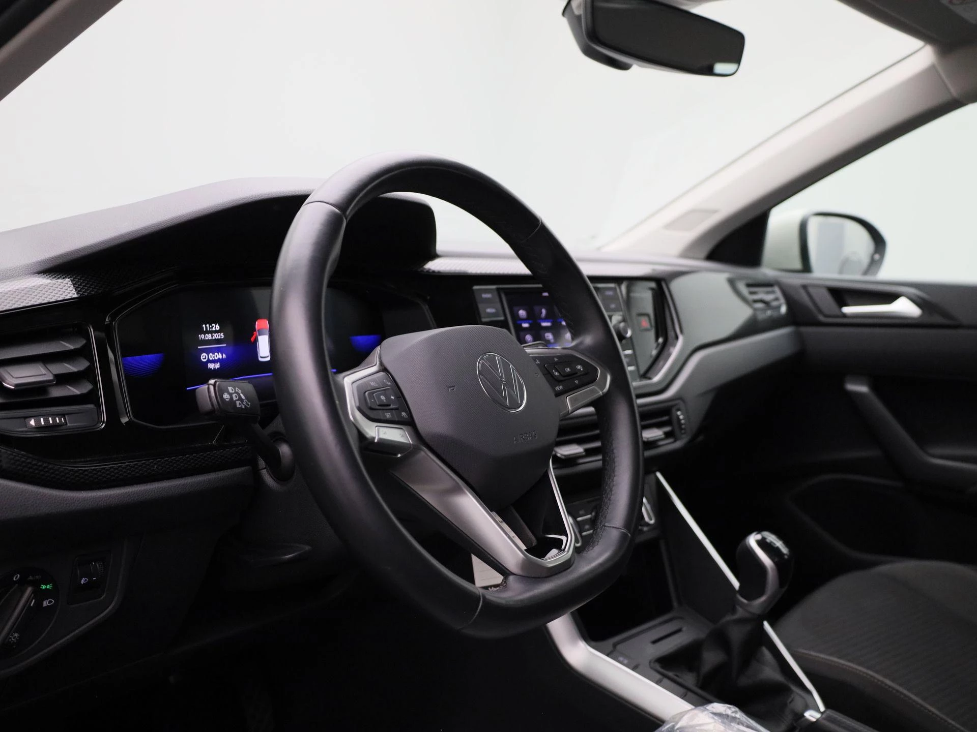 Volkswagen-Taigo-image-24