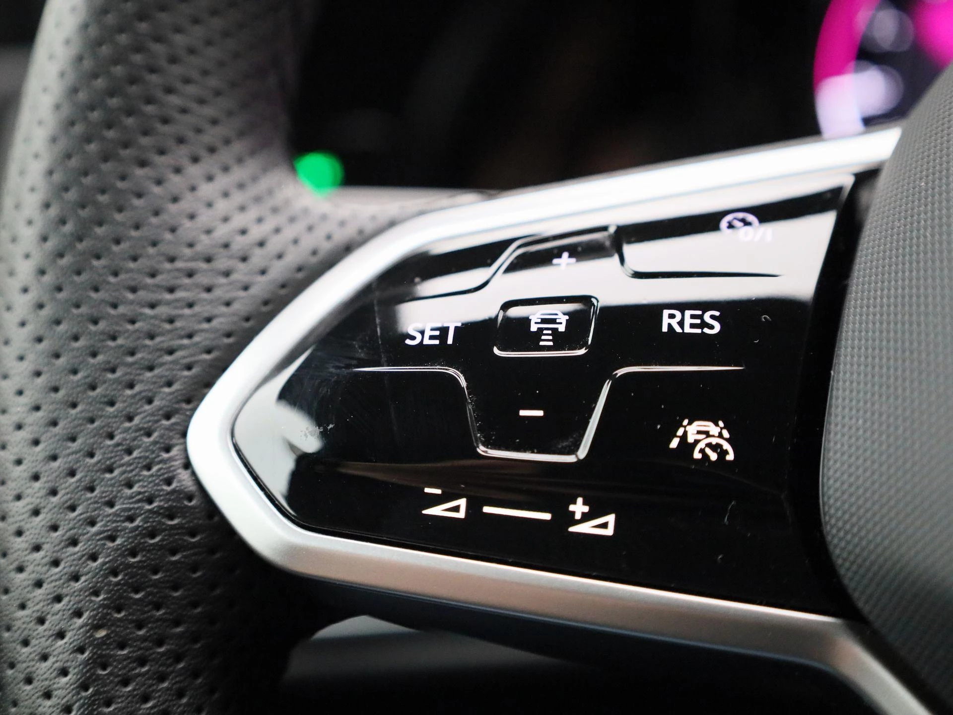 Volkswagen-Golf-image-17