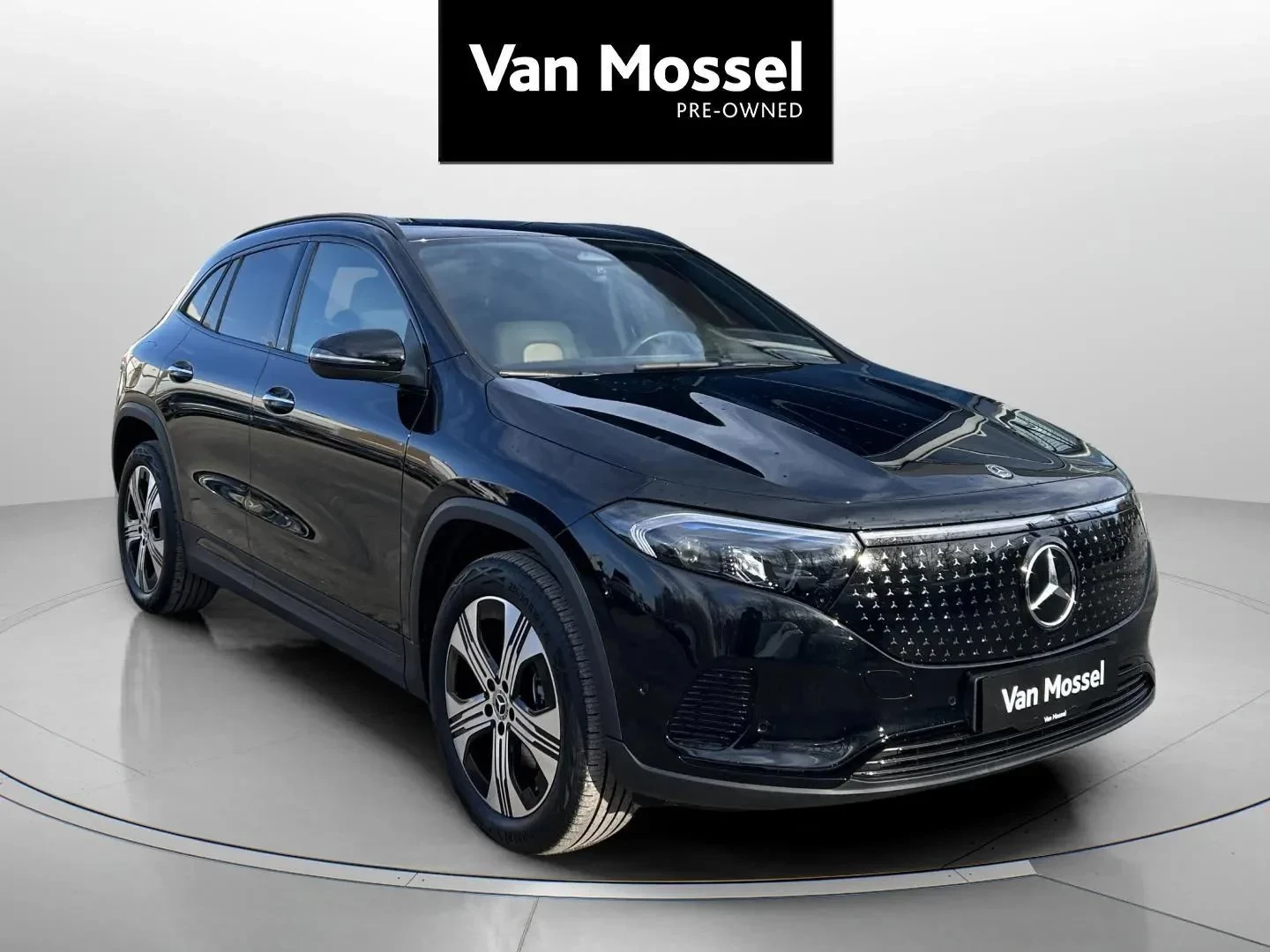 Mercedes-Benz-EQA-image-2