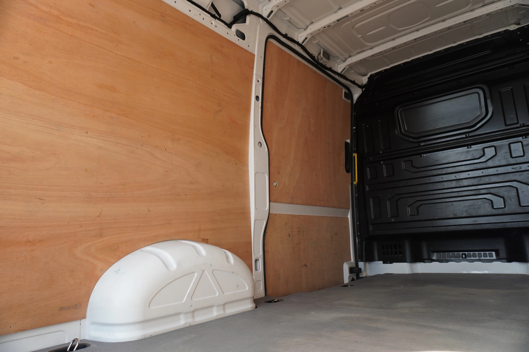 Volkswagen-Crafter-image-16