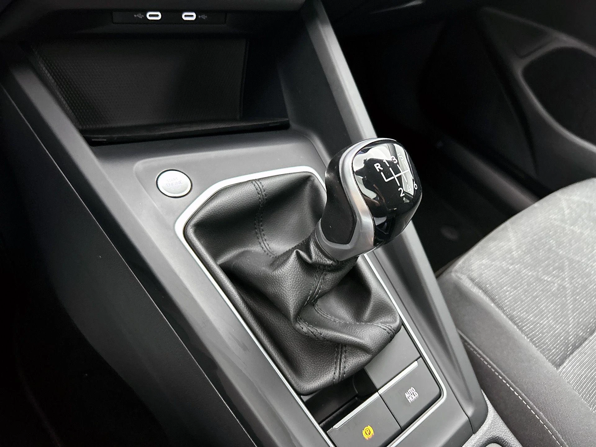 Volkswagen-Golf-image-19