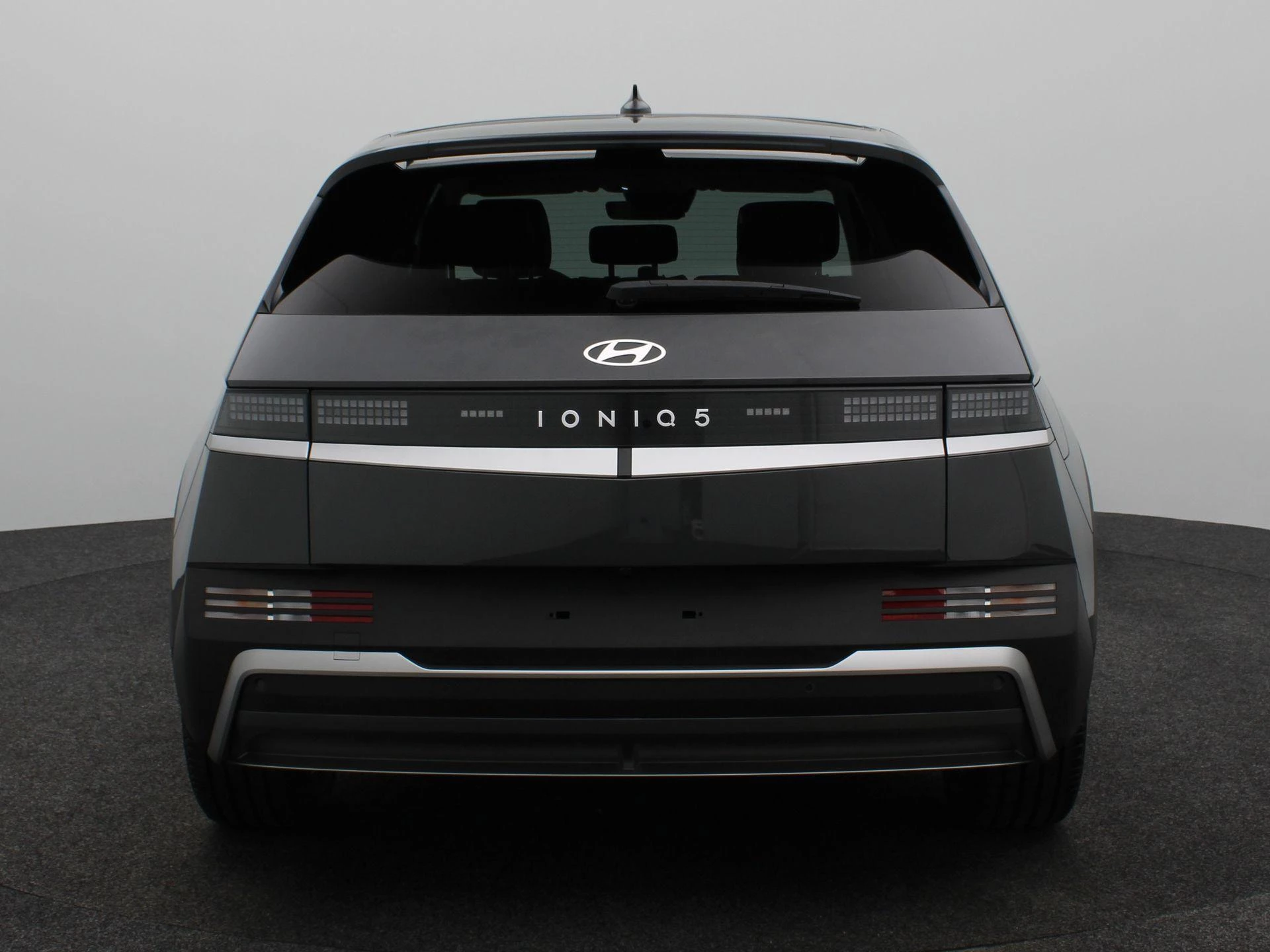 Hyundai-IONIQ 5-image-4