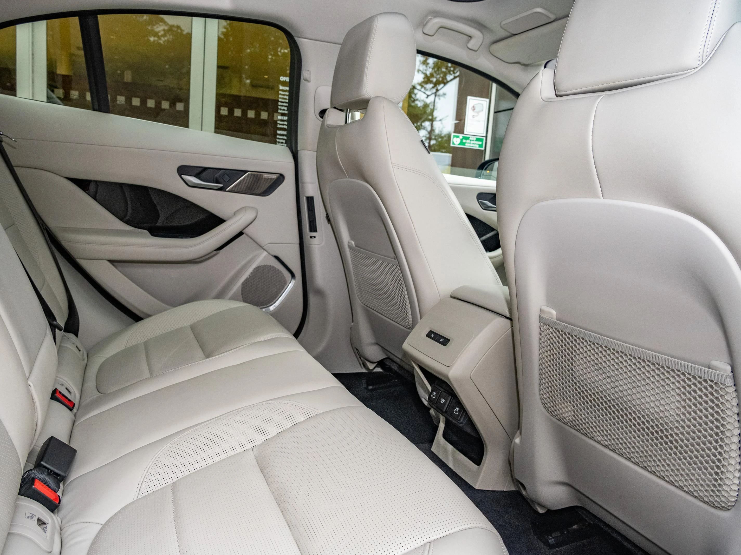 Jaguar-I-PACE-image-19