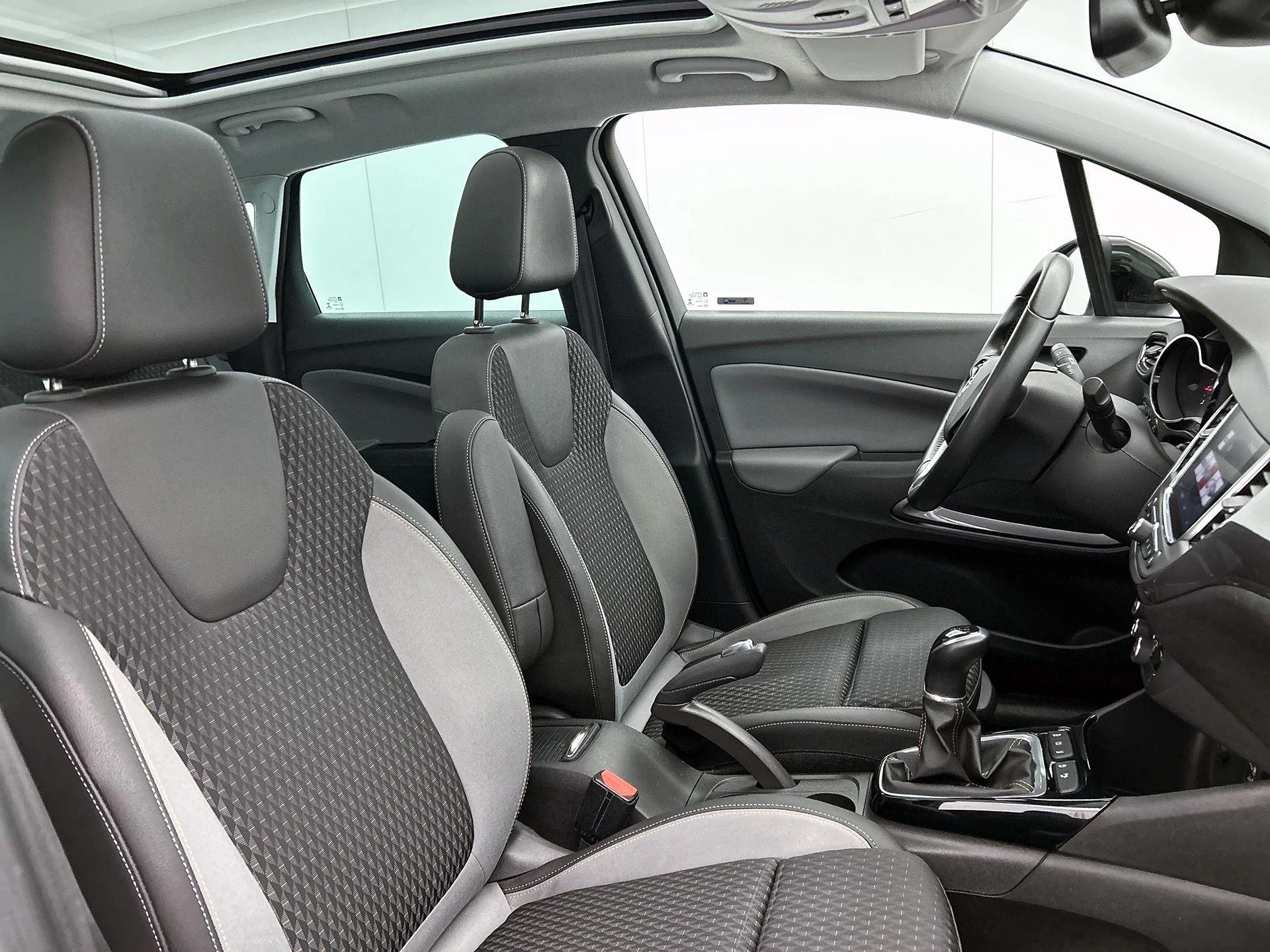 Opel-Crossland X-image-33