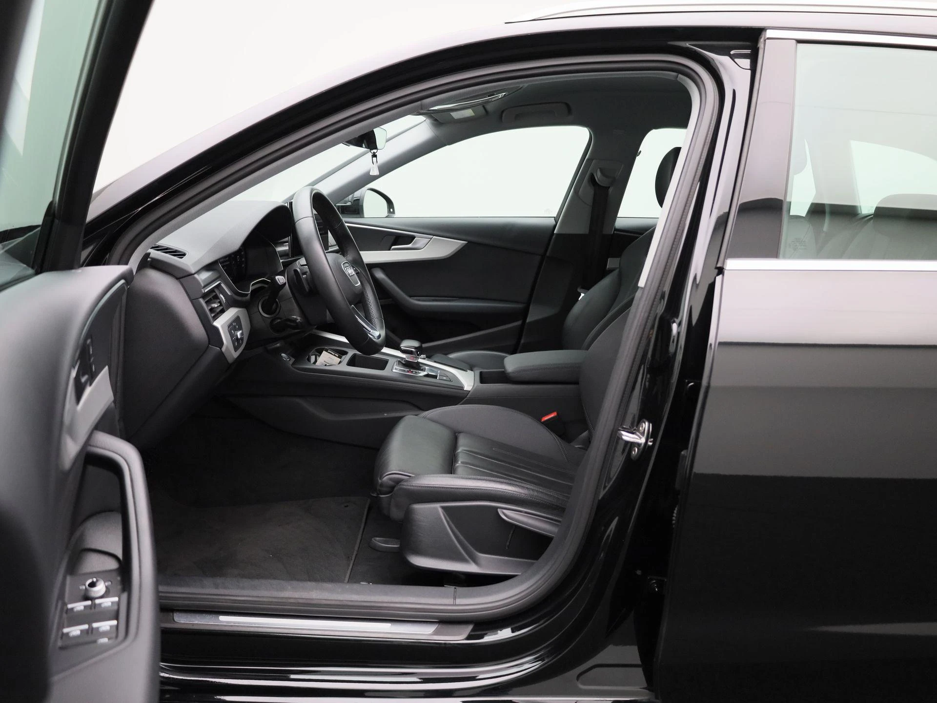 Audi-A4-image-8