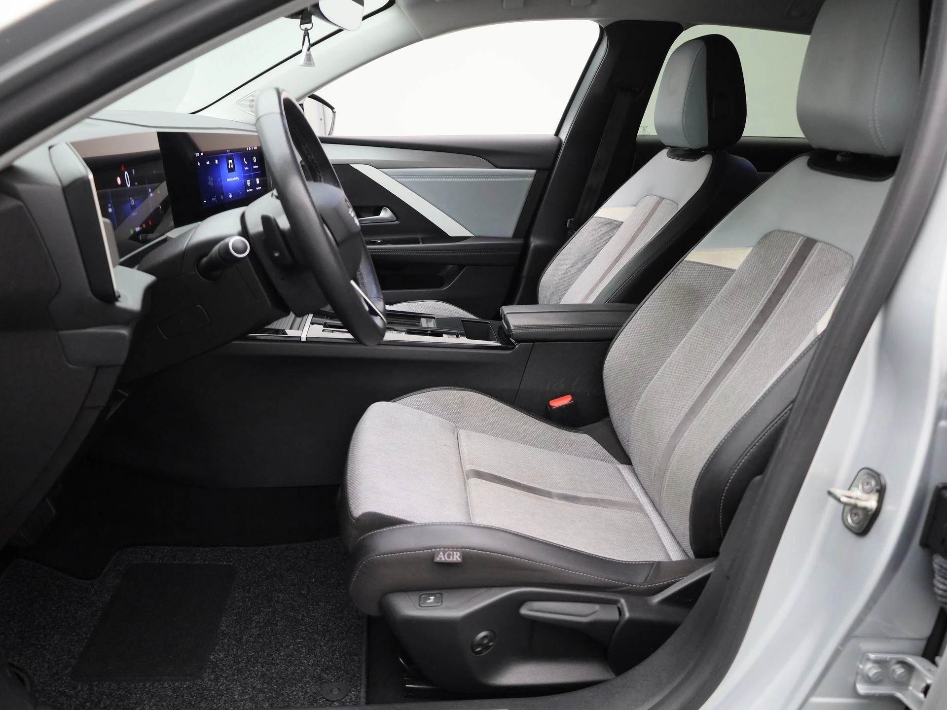 Opel-Astra-image-11