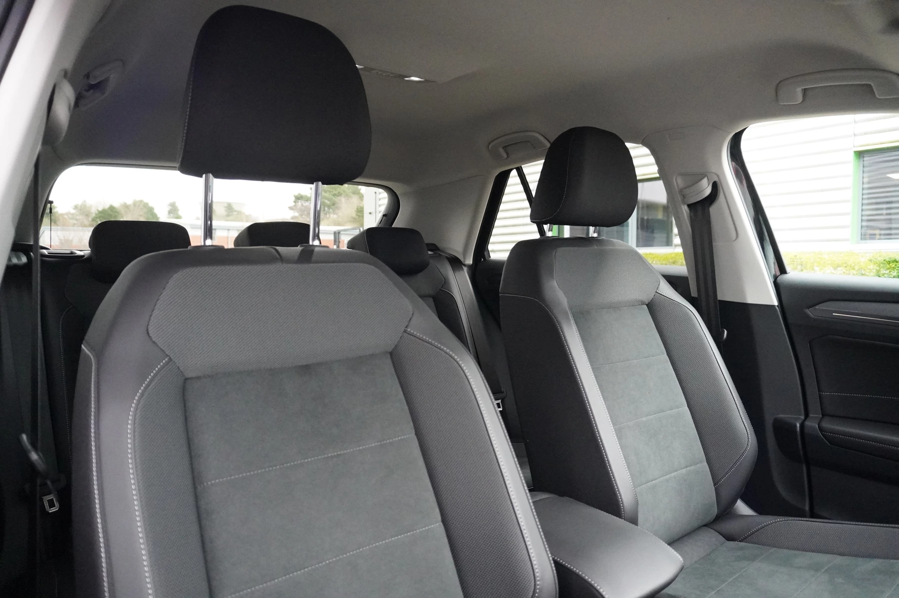 Volkswagen-T-Roc-image-7