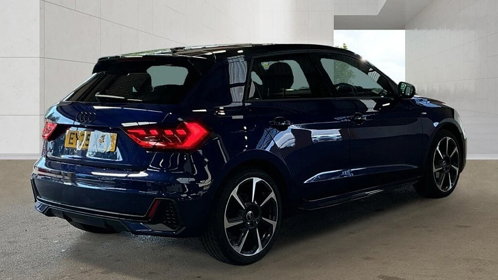 Audi-A1 Sportback-image-4