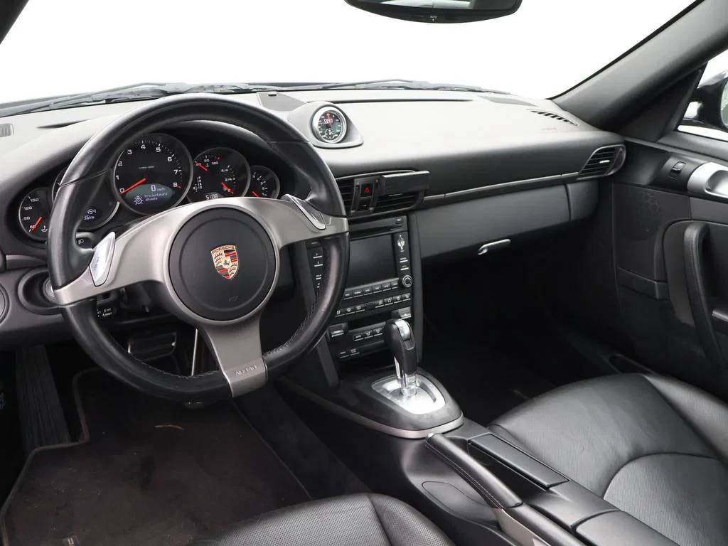 Porsche-911-image-15