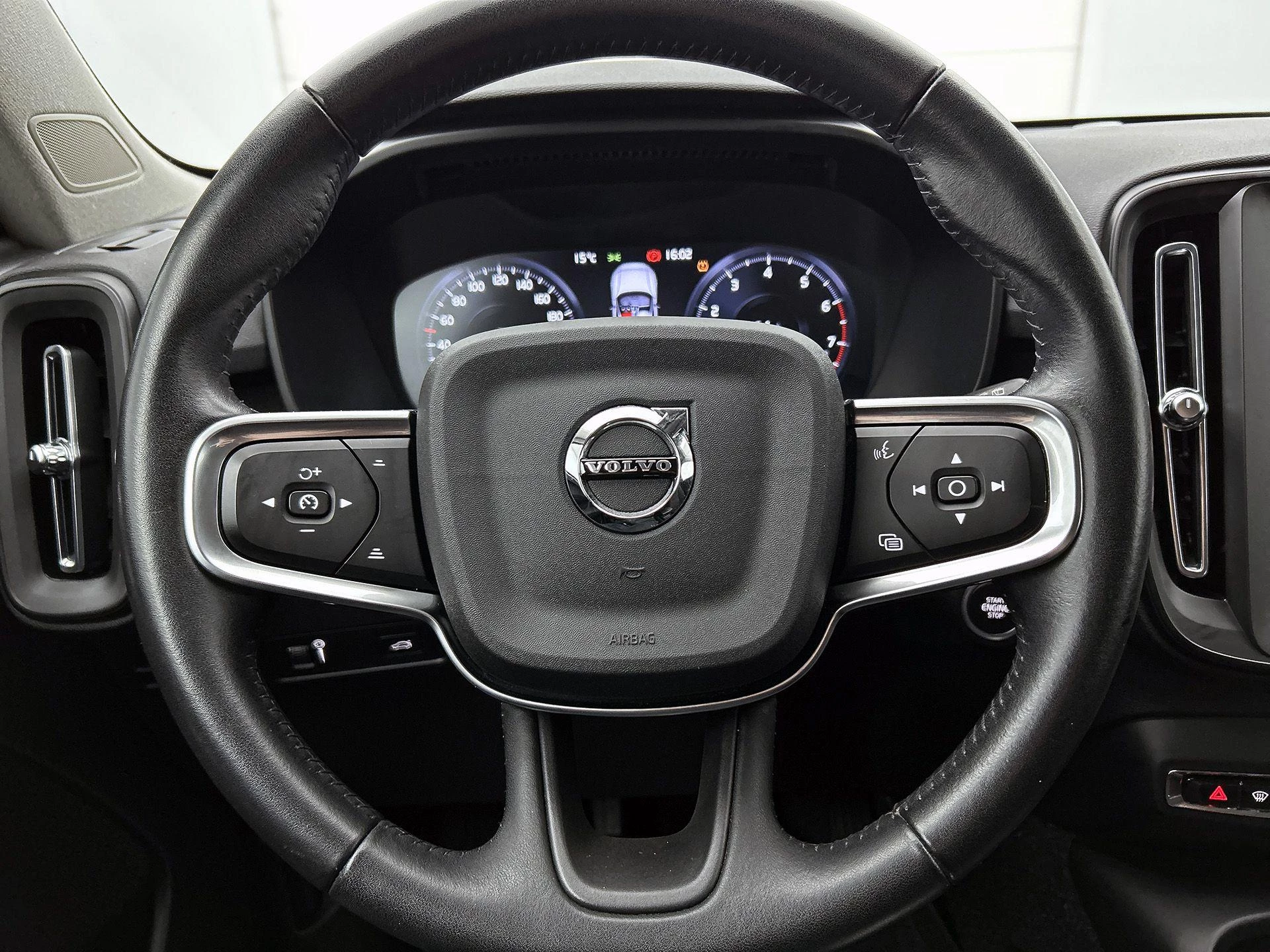 Volvo-XC40-image-23