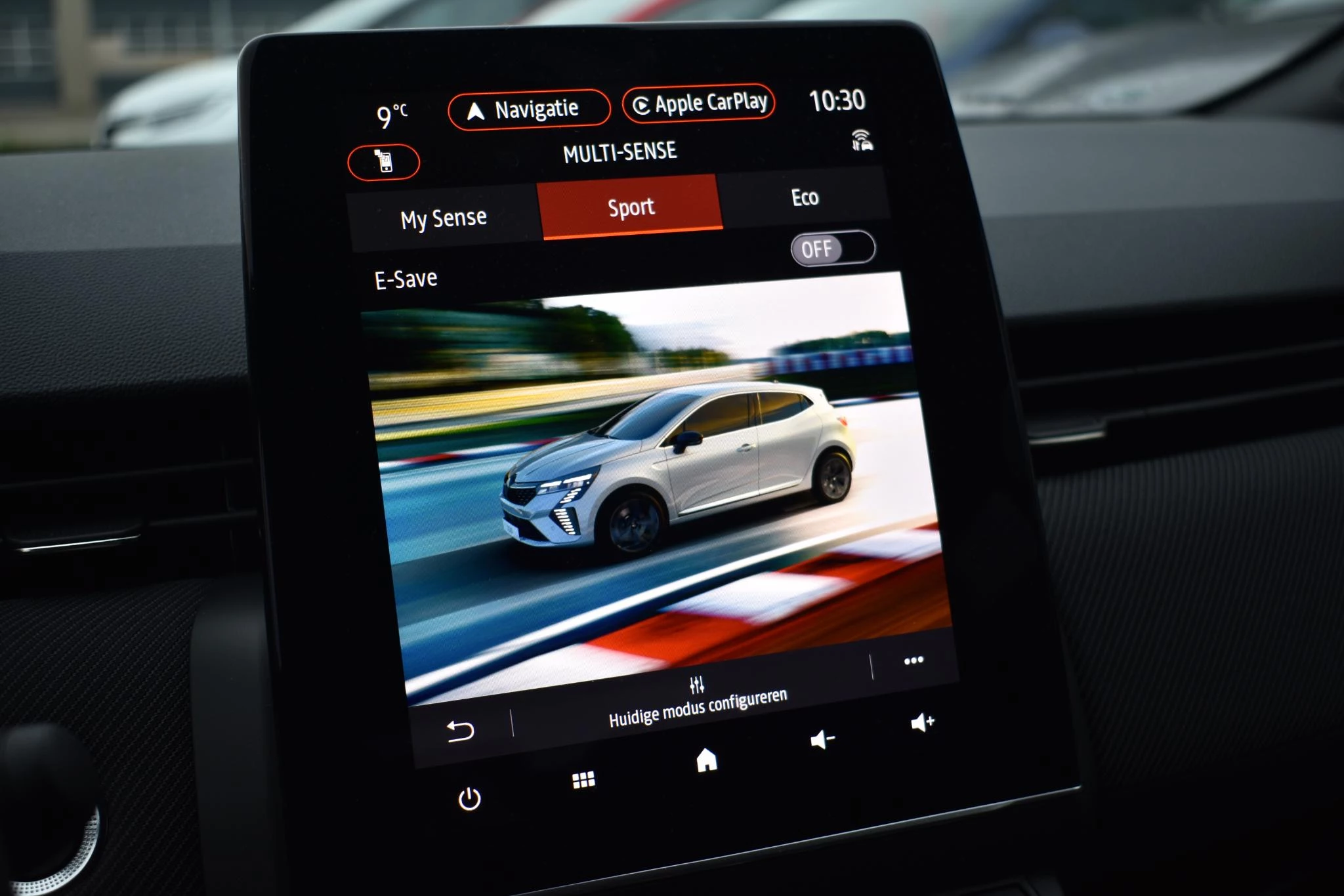 Renault-Clio-image-16