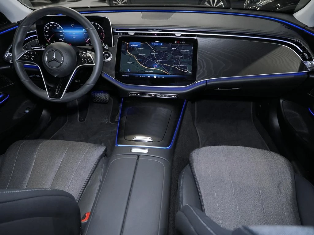 Mercedes-Benz-E-Klasse 220 d-image-11