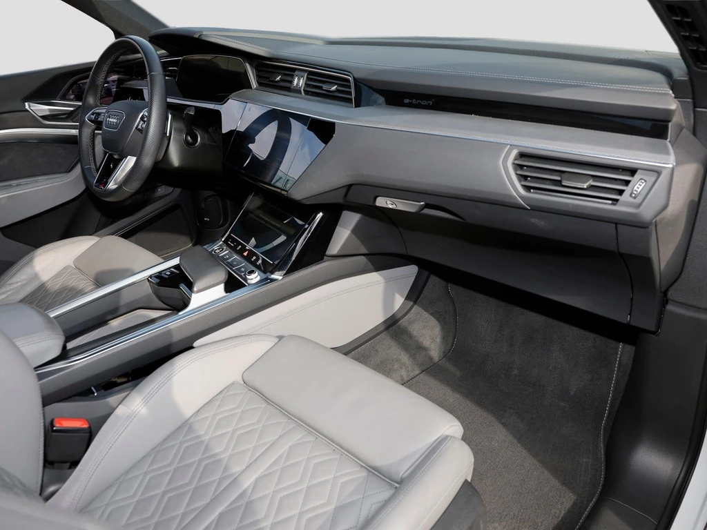 Audi-Q8 e-tron-image-13