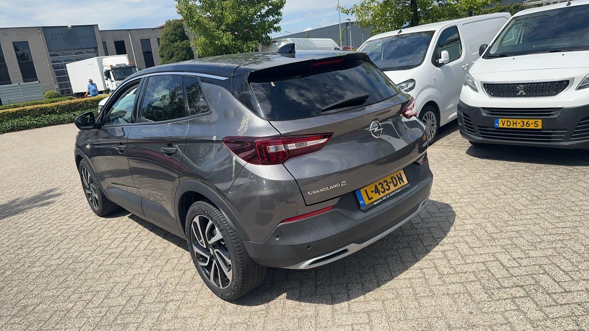 Opel-Grandland X-image-4