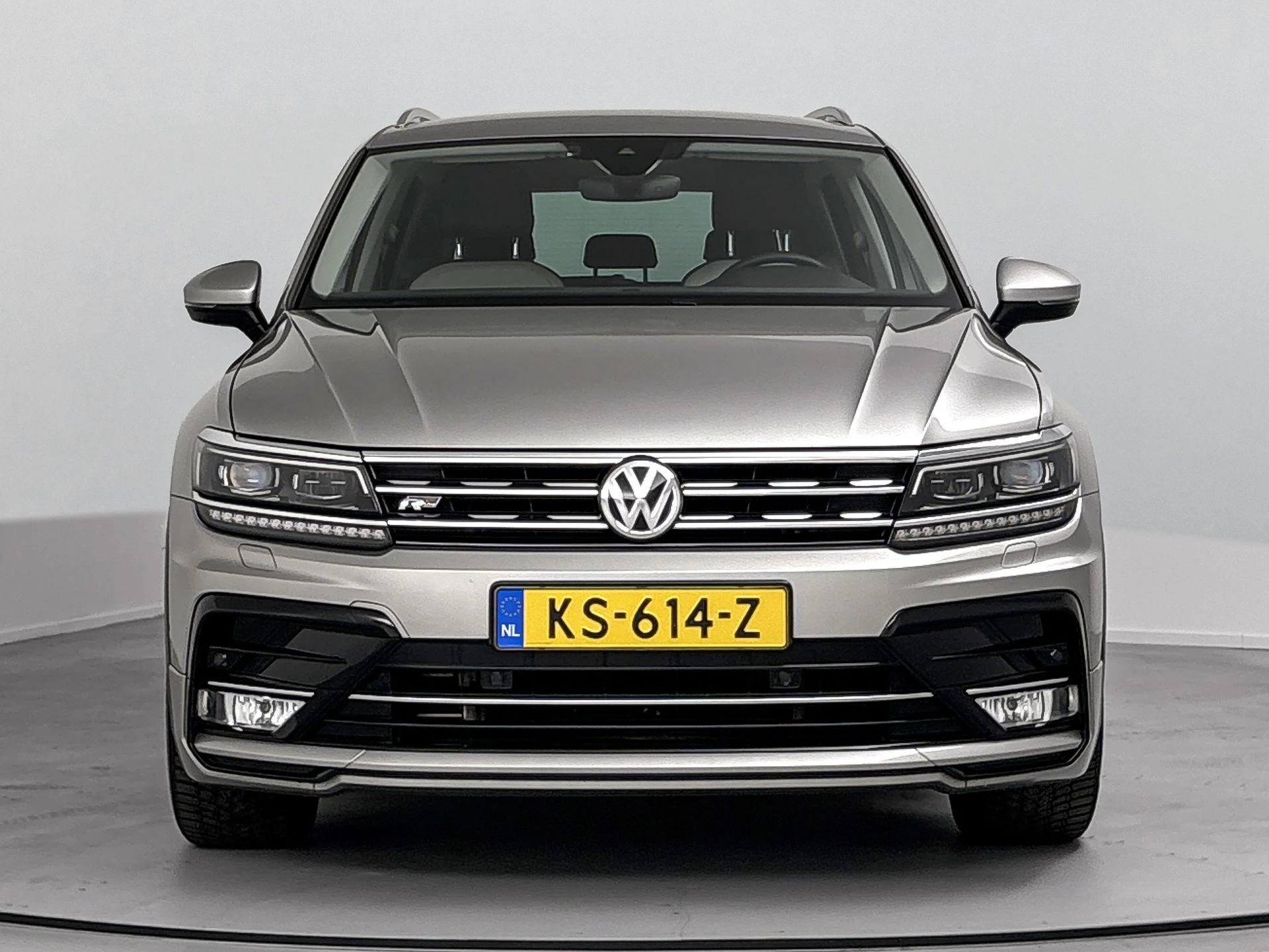 Volkswagen-Tiguan-image-4
