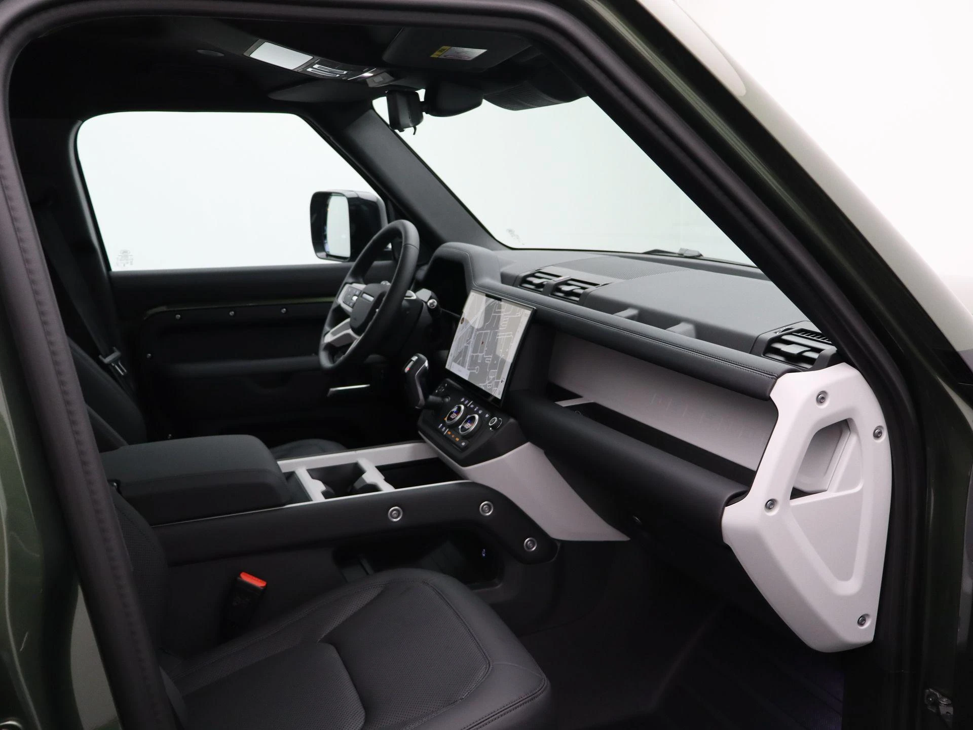 Land Rover-Defender-image-31