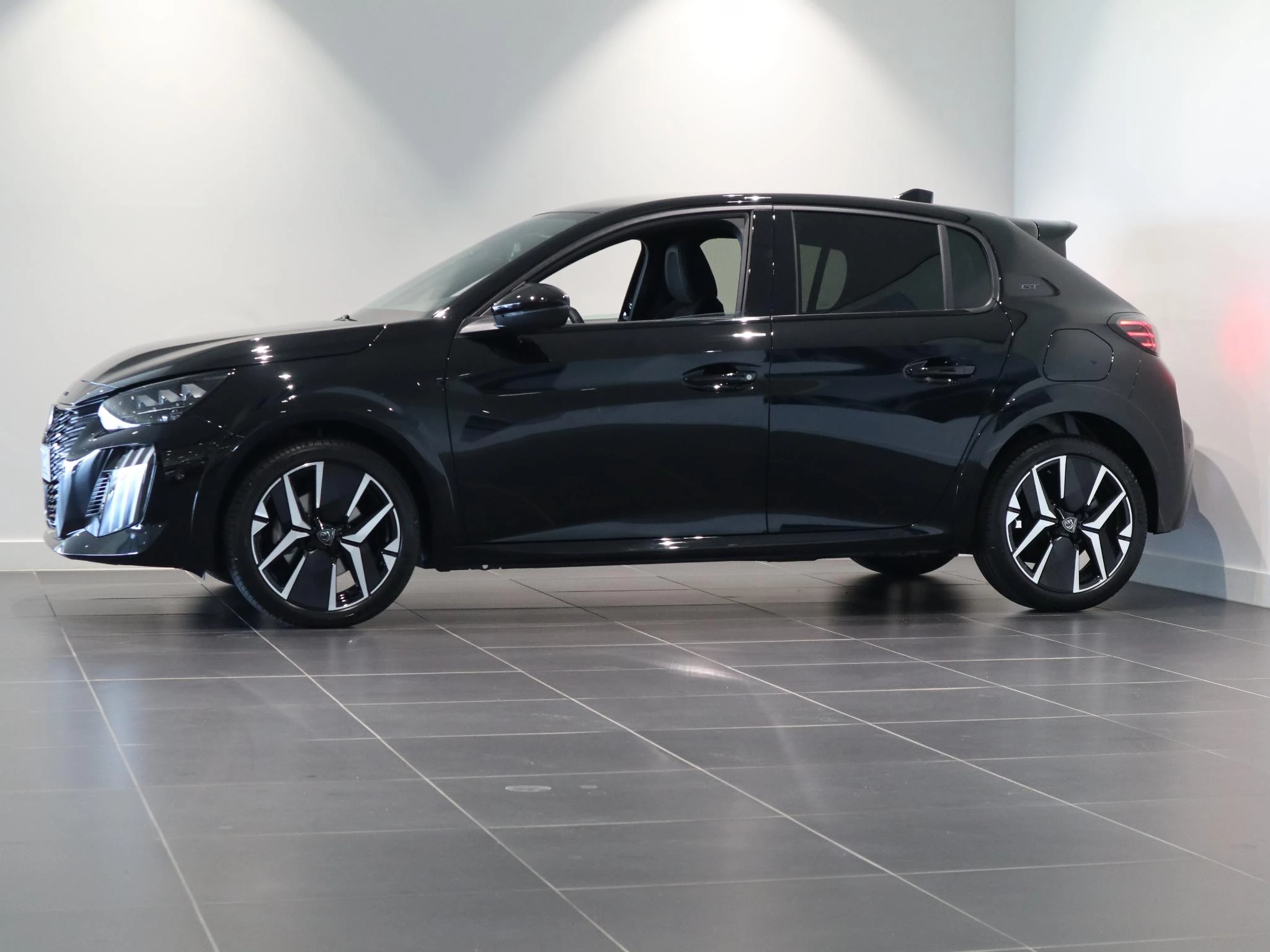 Peugeot 208 1.2 Hybrid 145 e-DCS6 GT