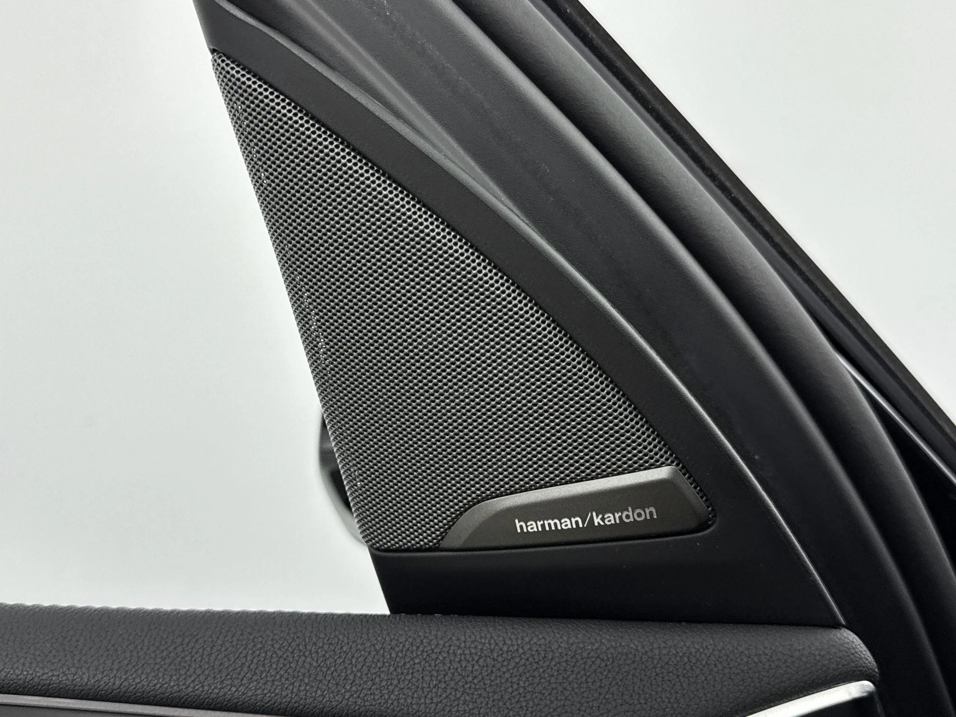 BMW-iX3-image-10