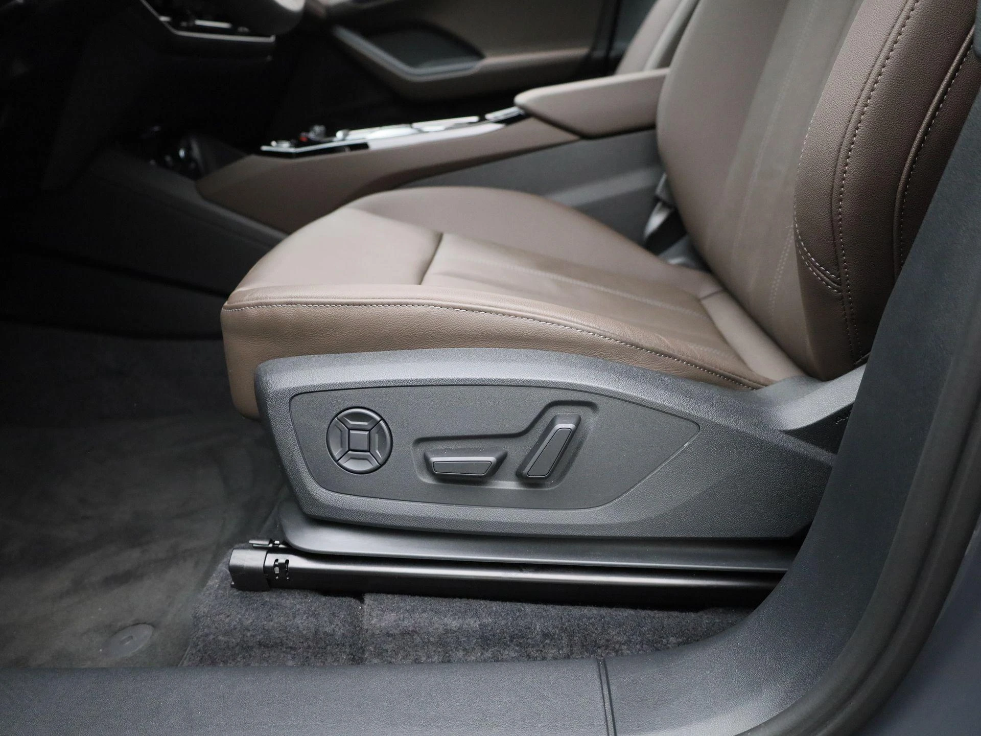 Audi-Q6 e-tron-image-36