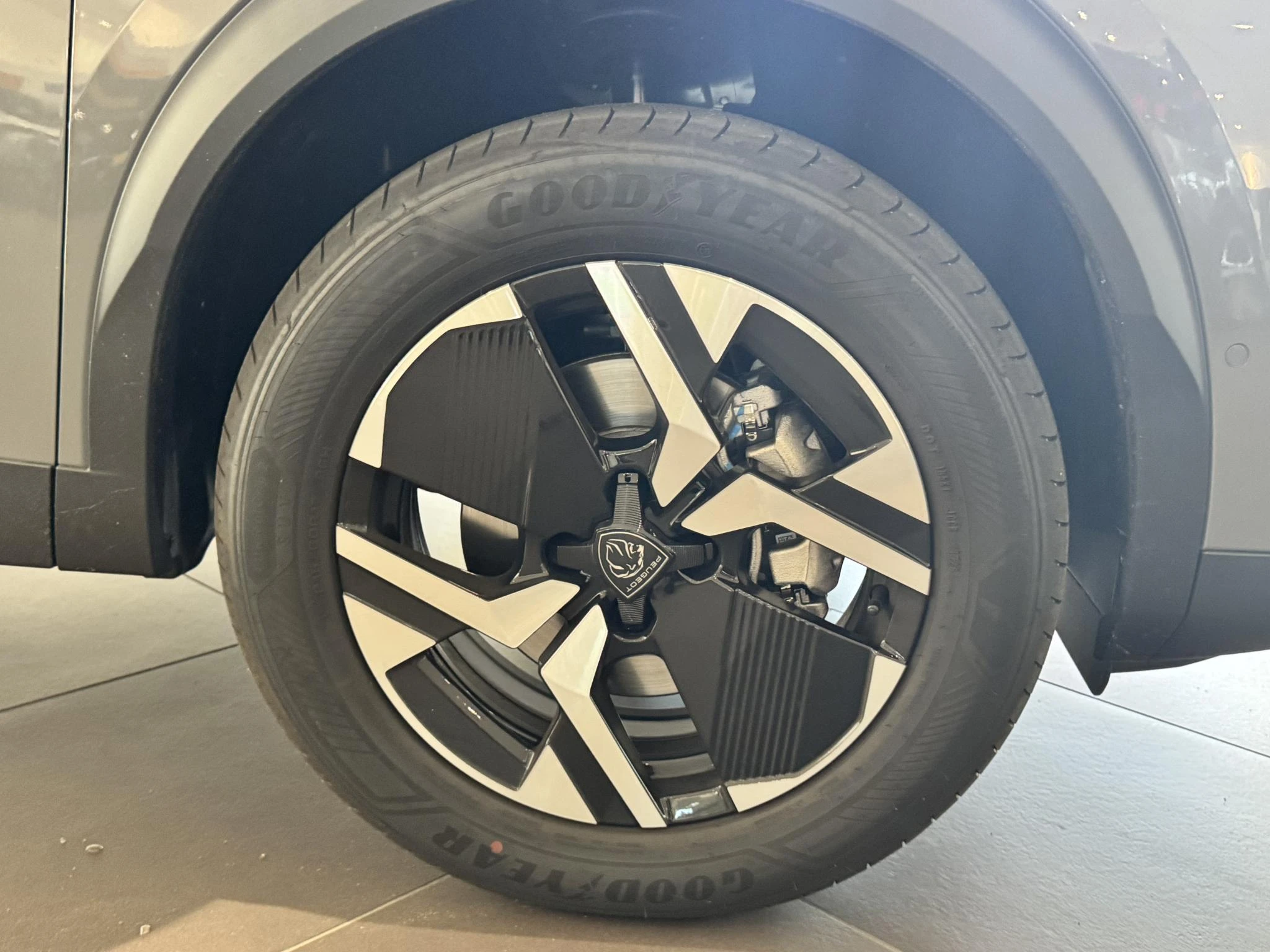 Peugeot 2008 1.2 Hybrid 145 GT