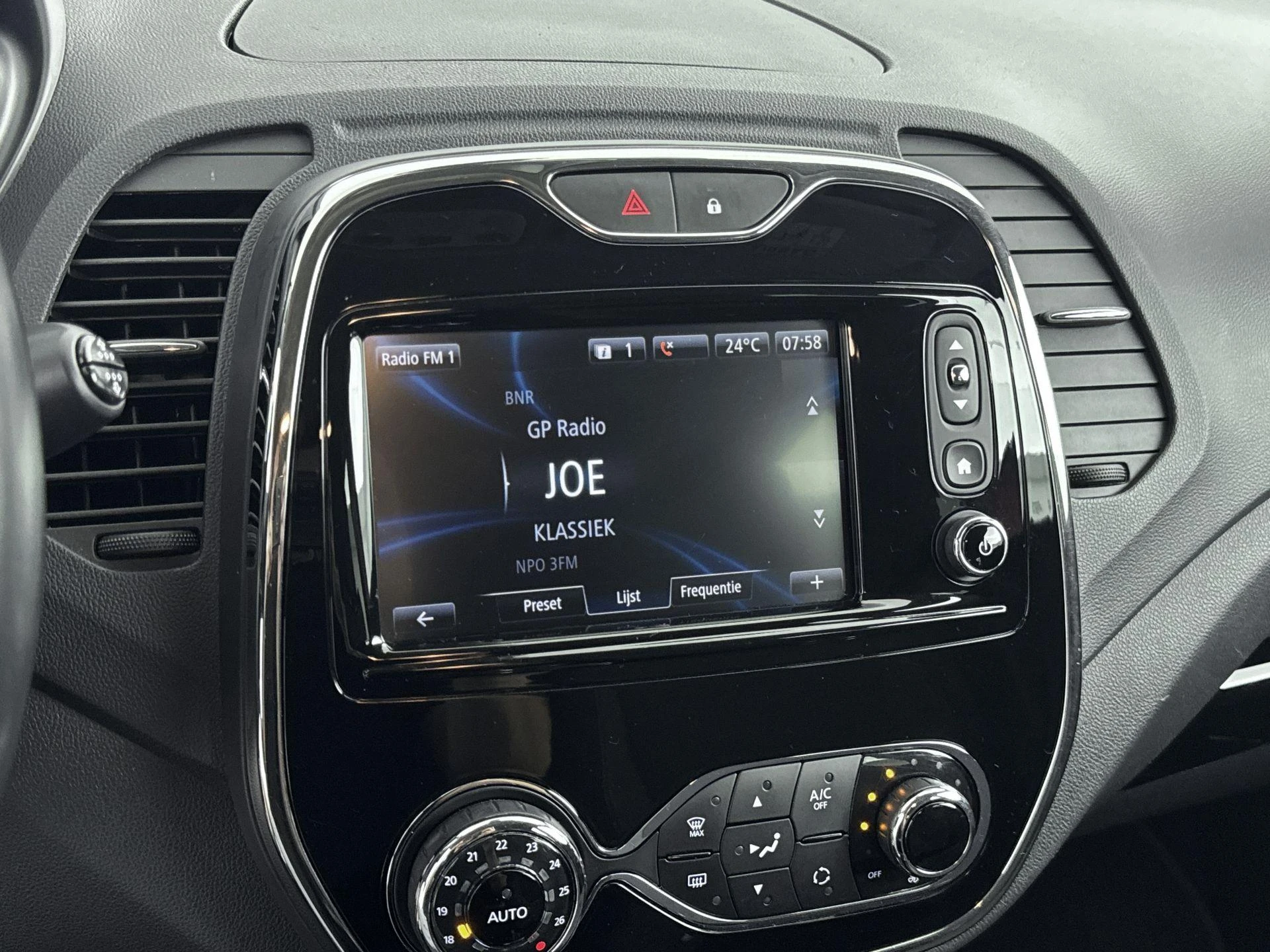 Renault-Captur-image-6